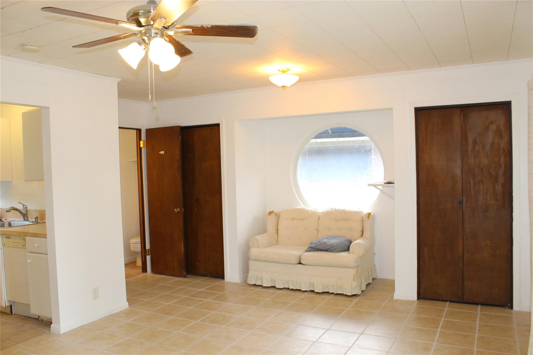 1010 Live Oak ST #B — photo 3