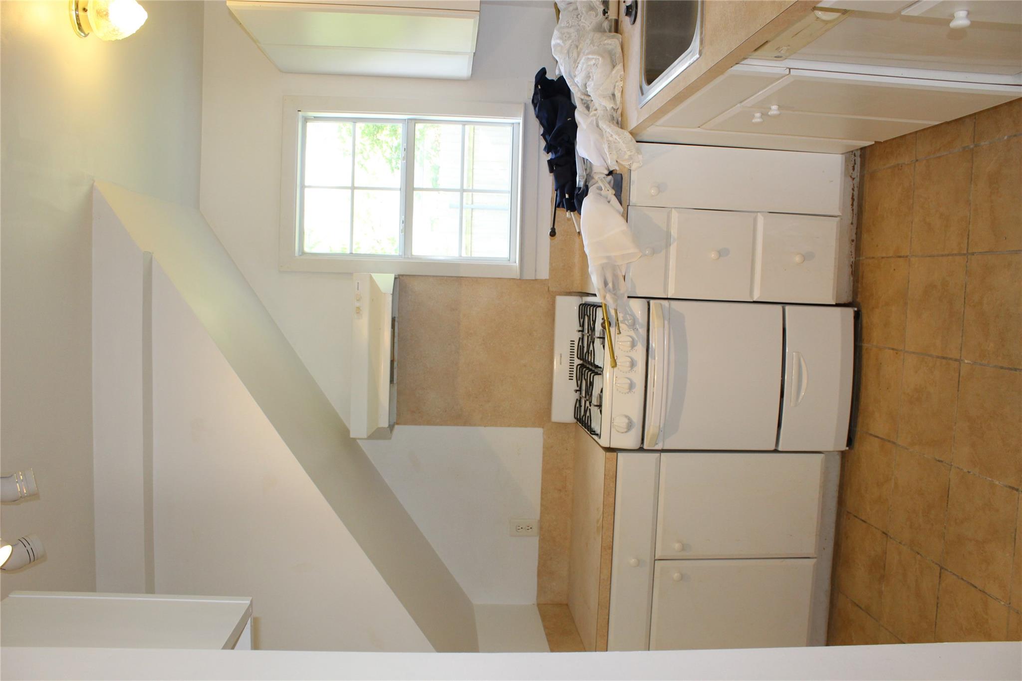 1010 Live Oak ST #B — photo 4
