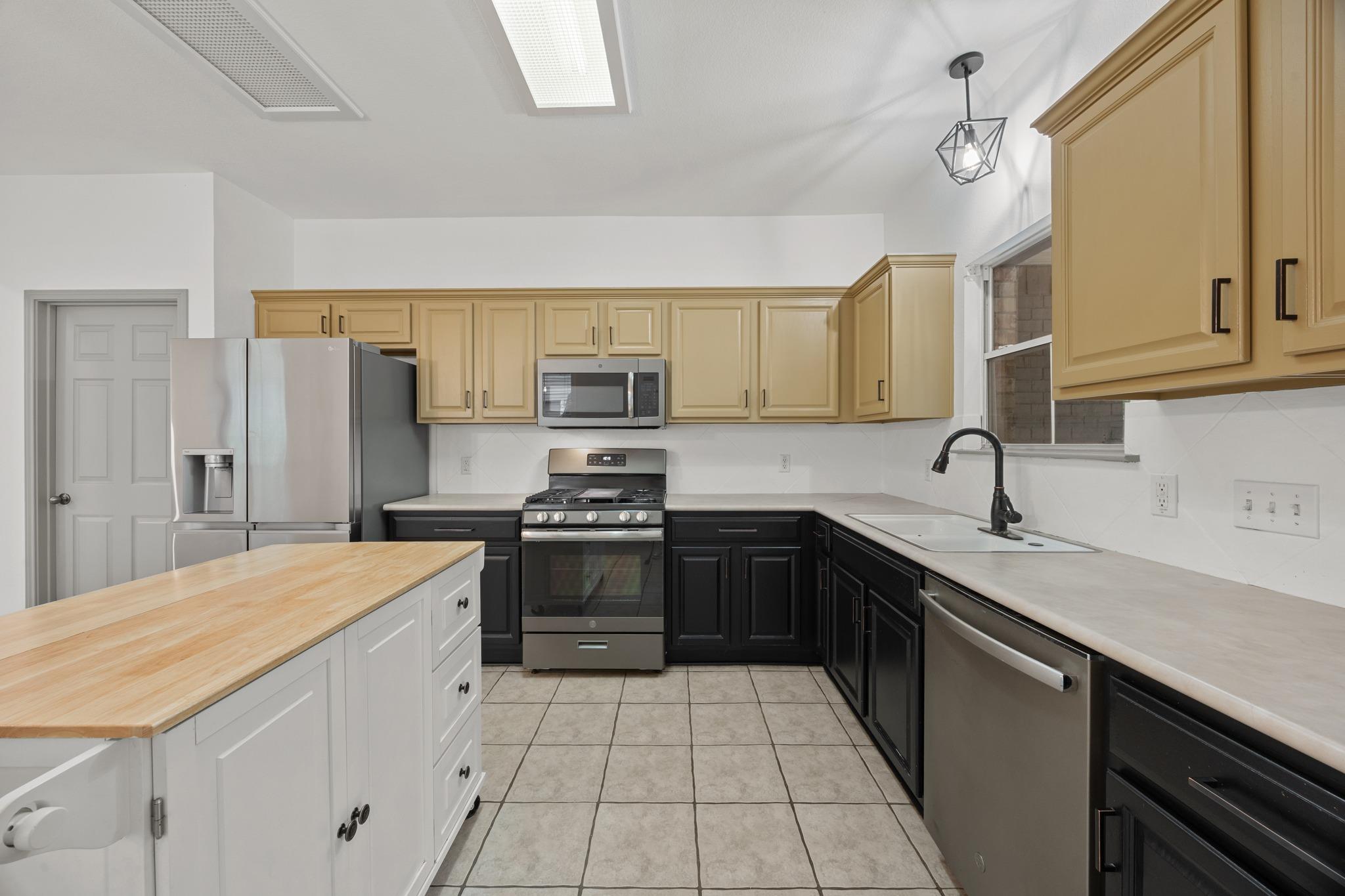16505 Castletroy DR — photo 5