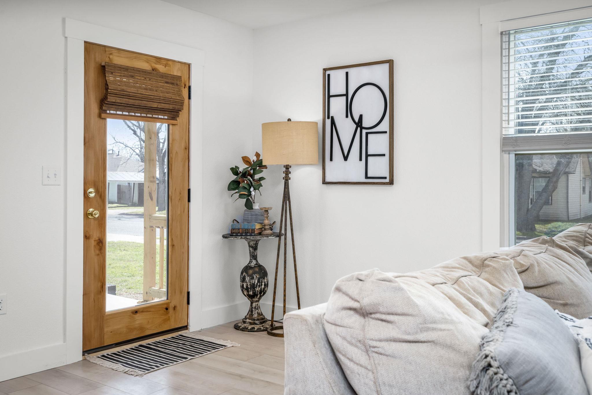215 Paulus ST — photo 3