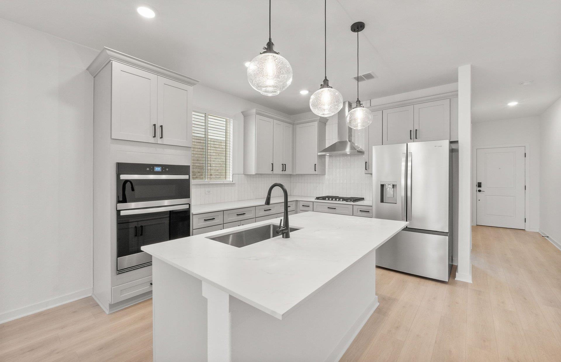 596 Rubber Tree WAY — photo 3