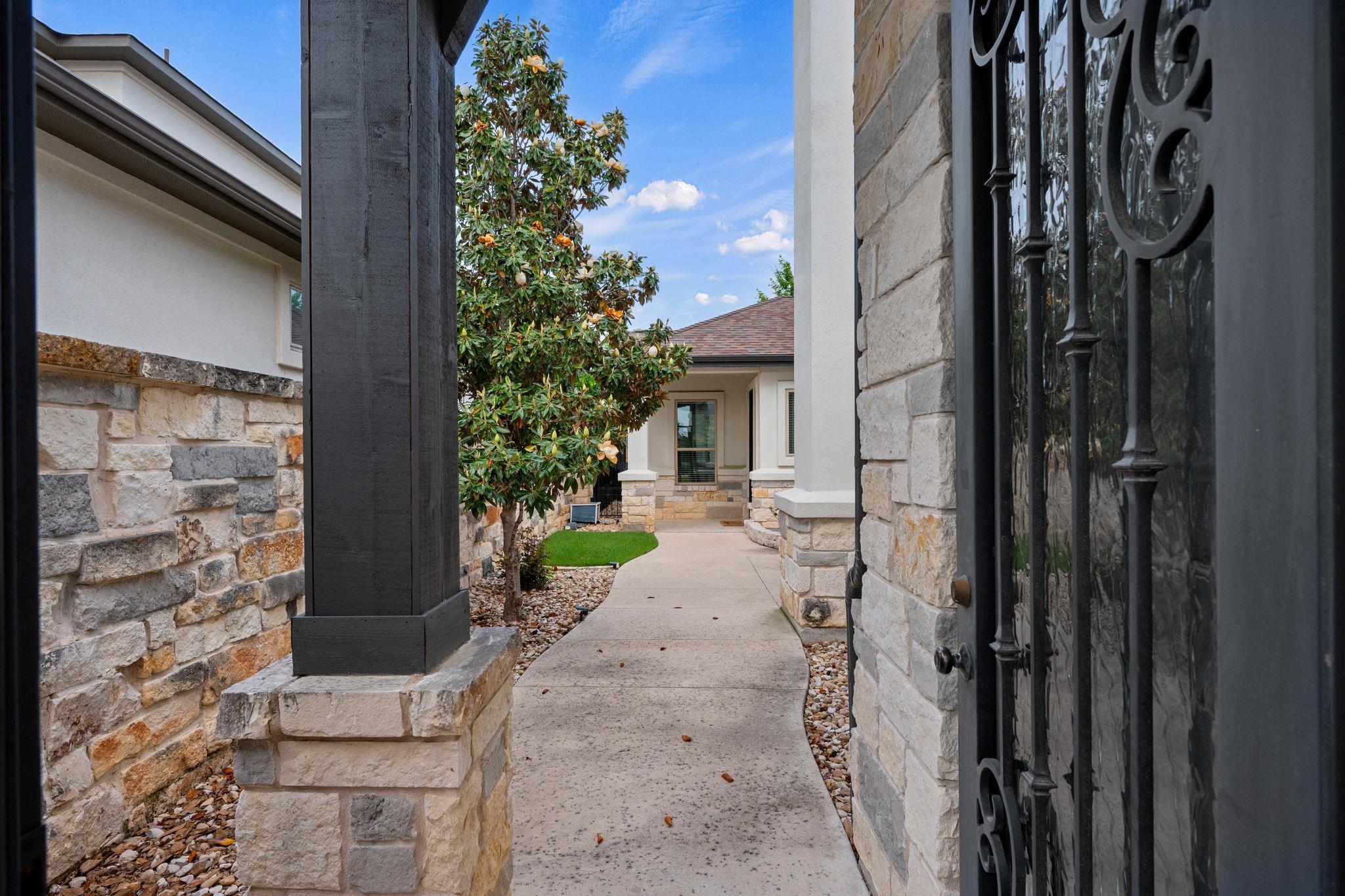 401 Skyflower DR — photo 4