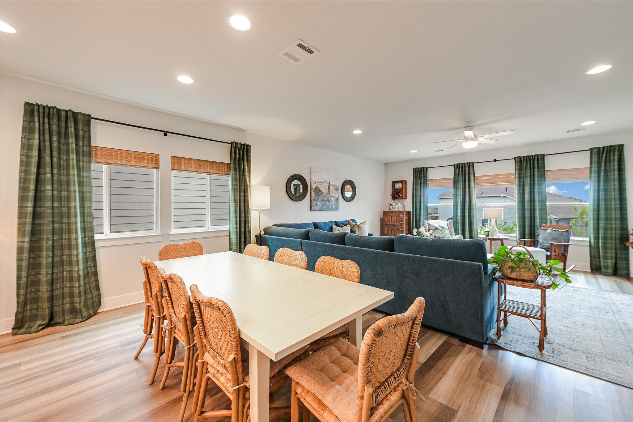 125 Broken Oak DR — photo 3