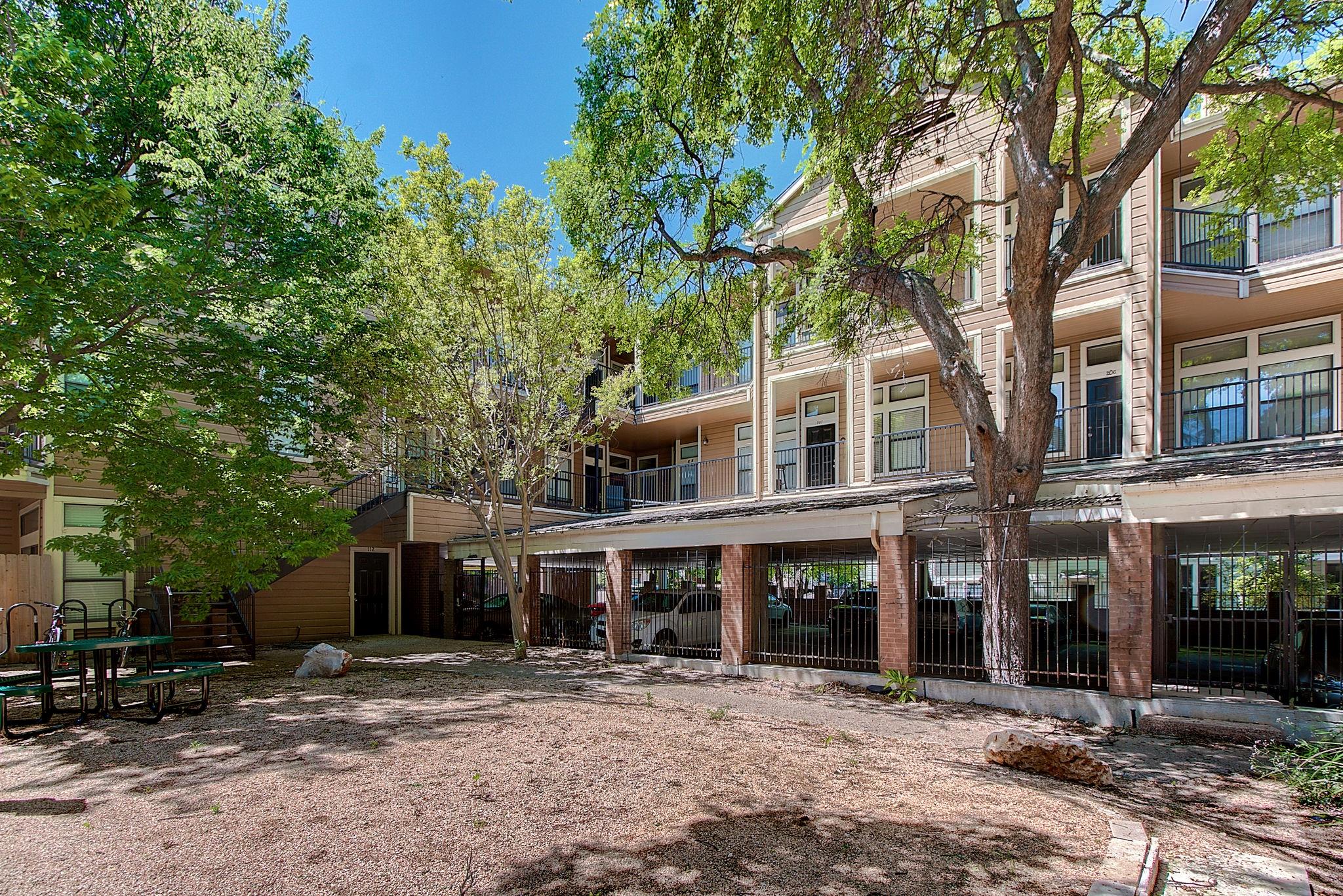 2802 Nueces ST #101 — photo 3