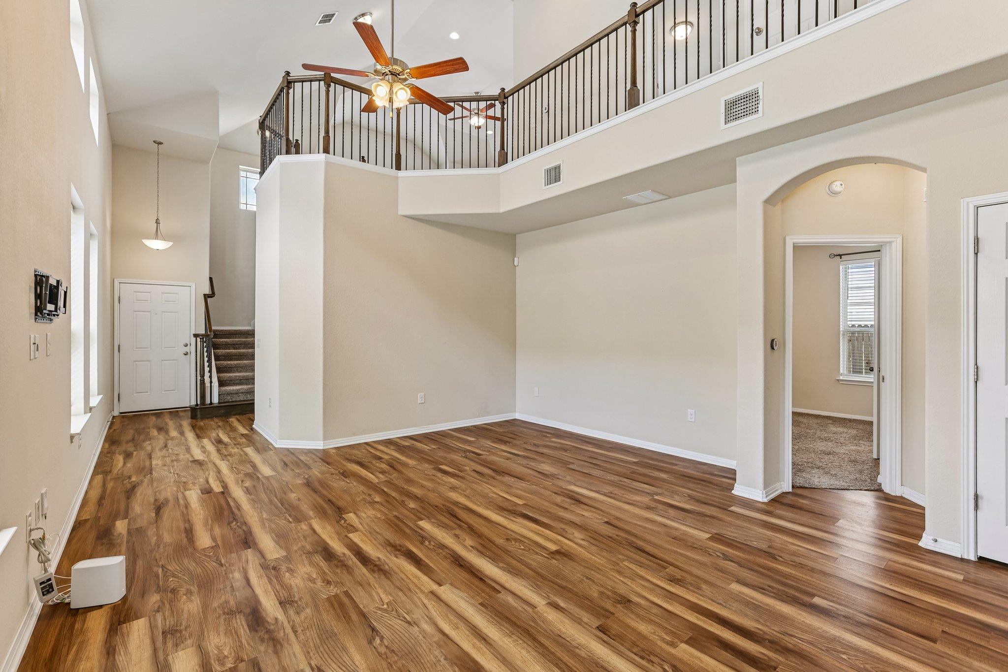 808 Totis RD — photo 5