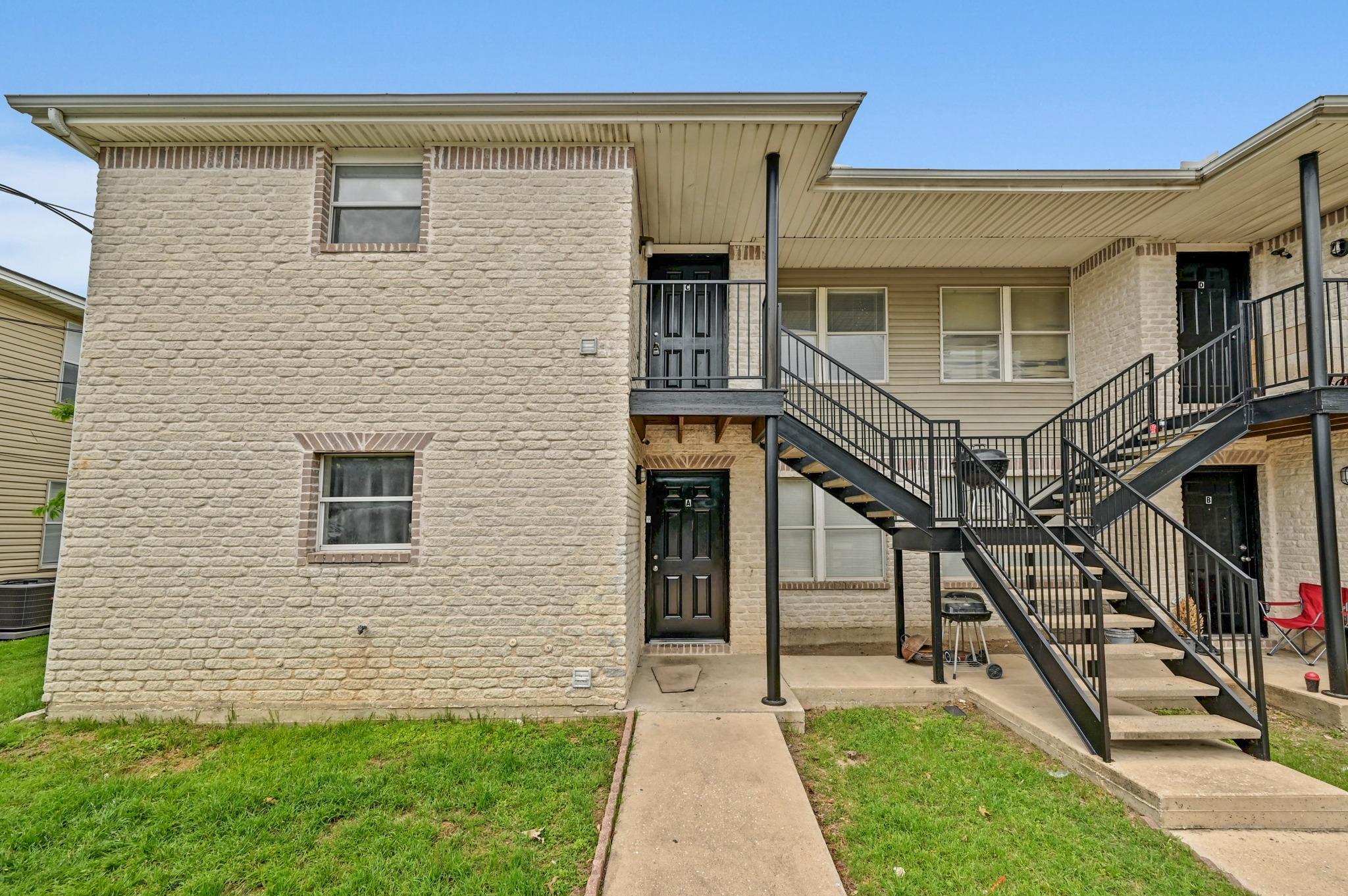 2212 Katy LN — photo 3