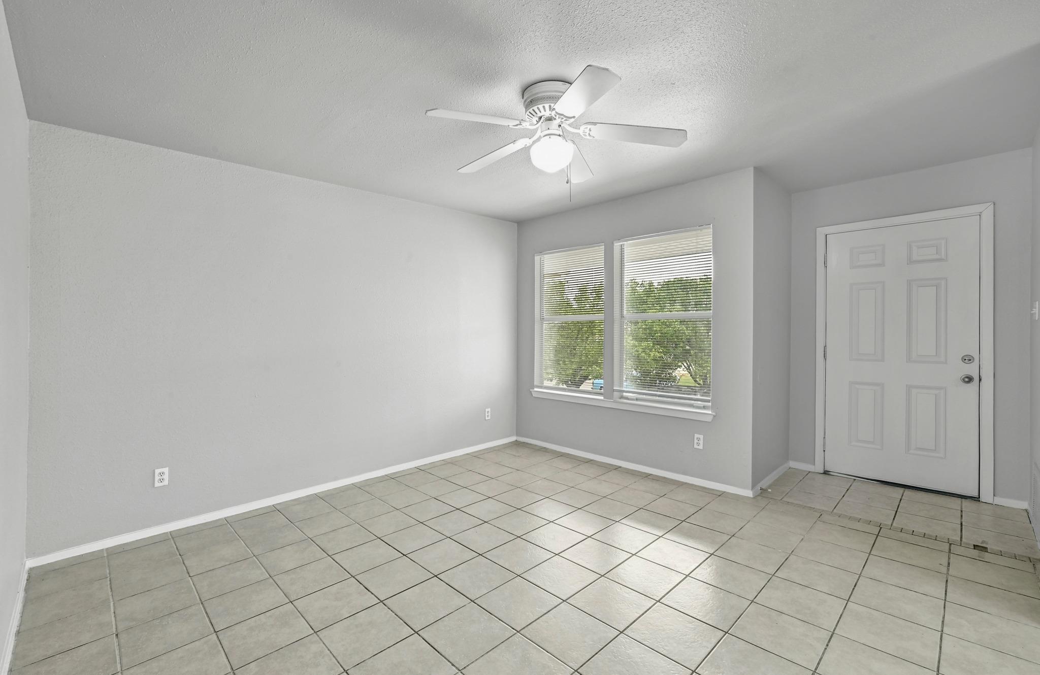2212 Katy LN — photo 5