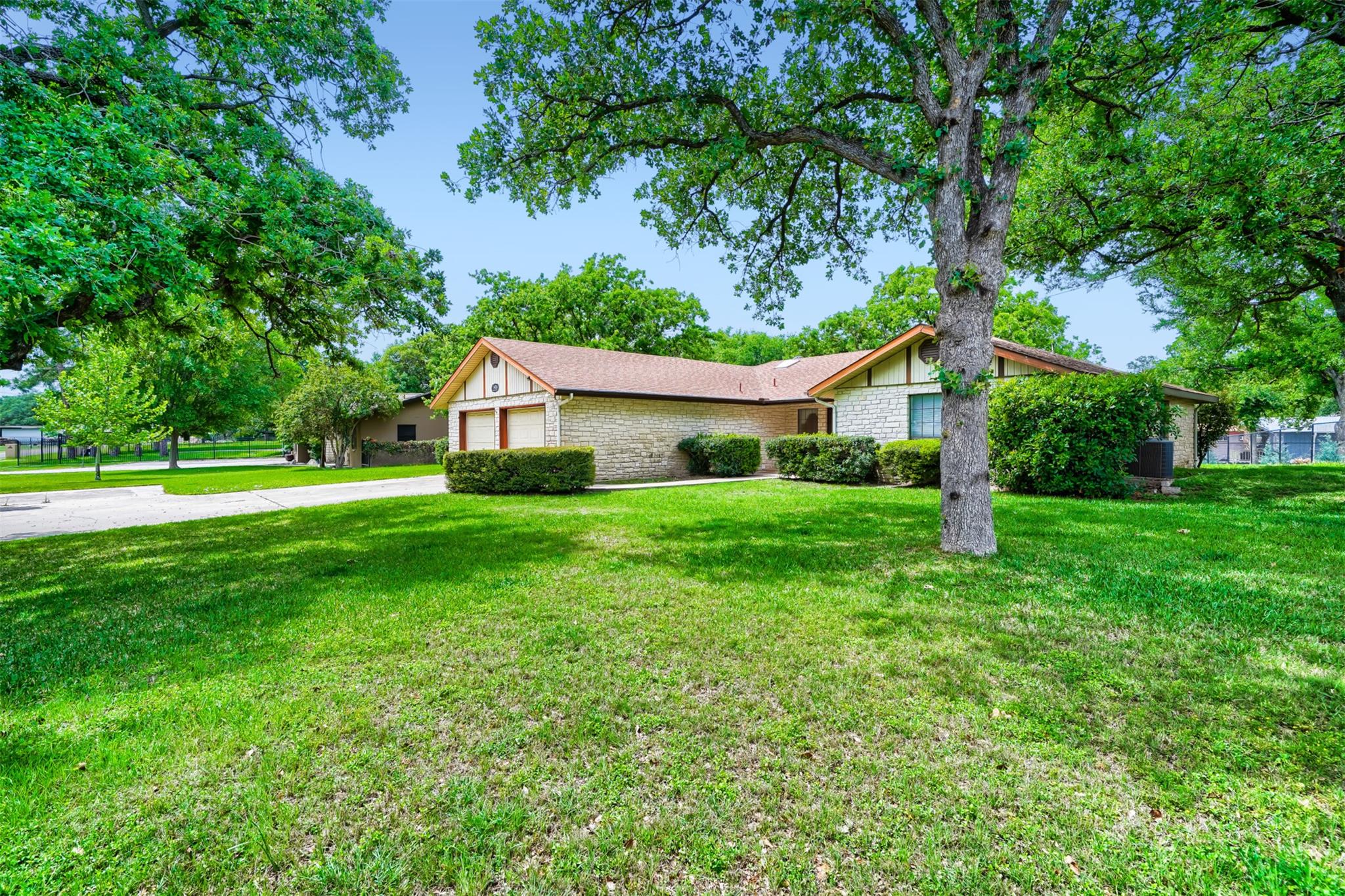 1406 Highland DR — photo 4