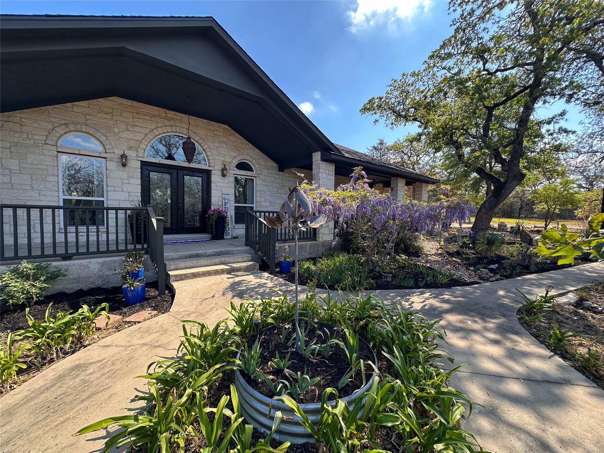 368 Woodlands DR — photo 3