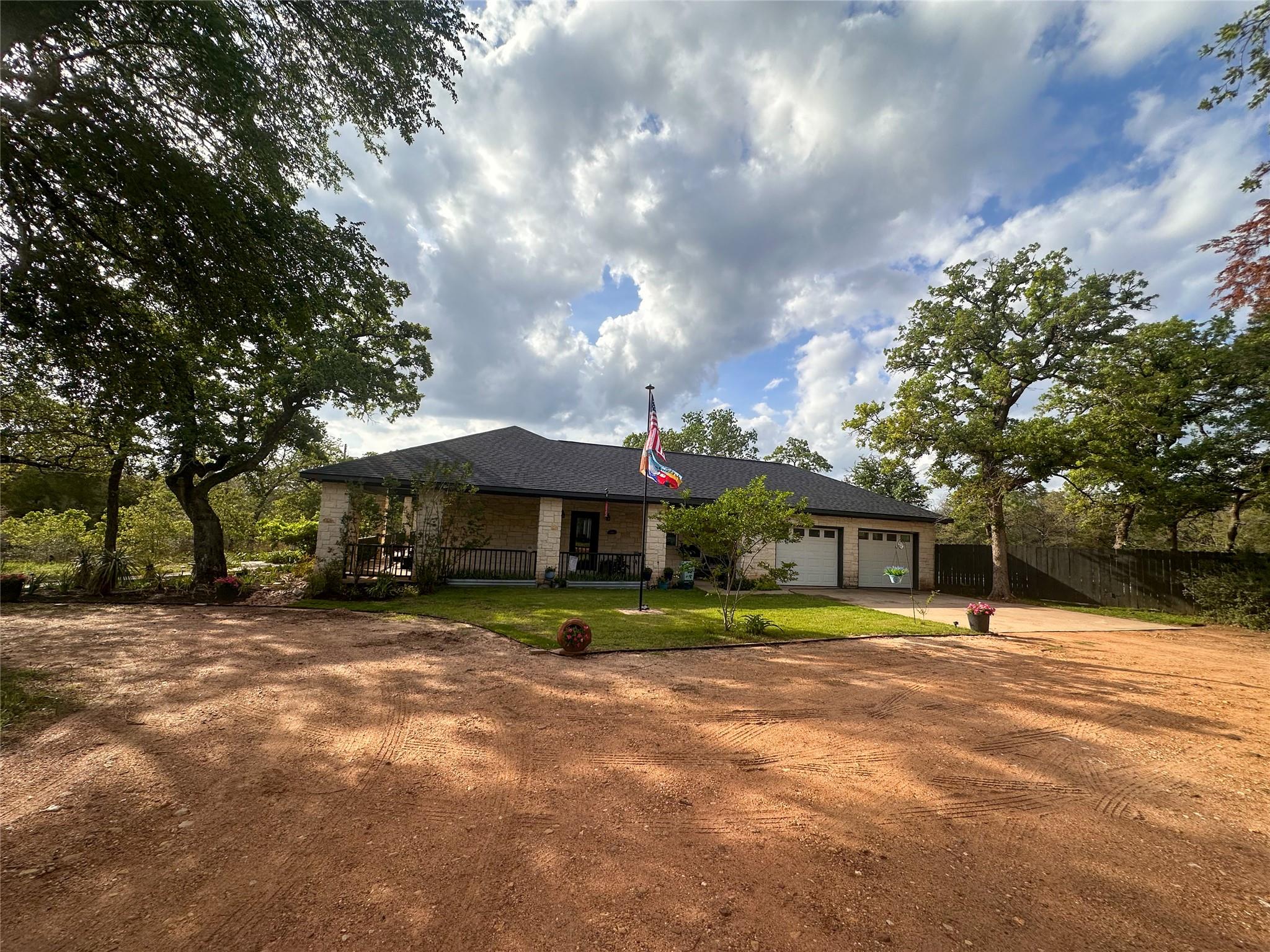 368 Woodlands DR — photo 4