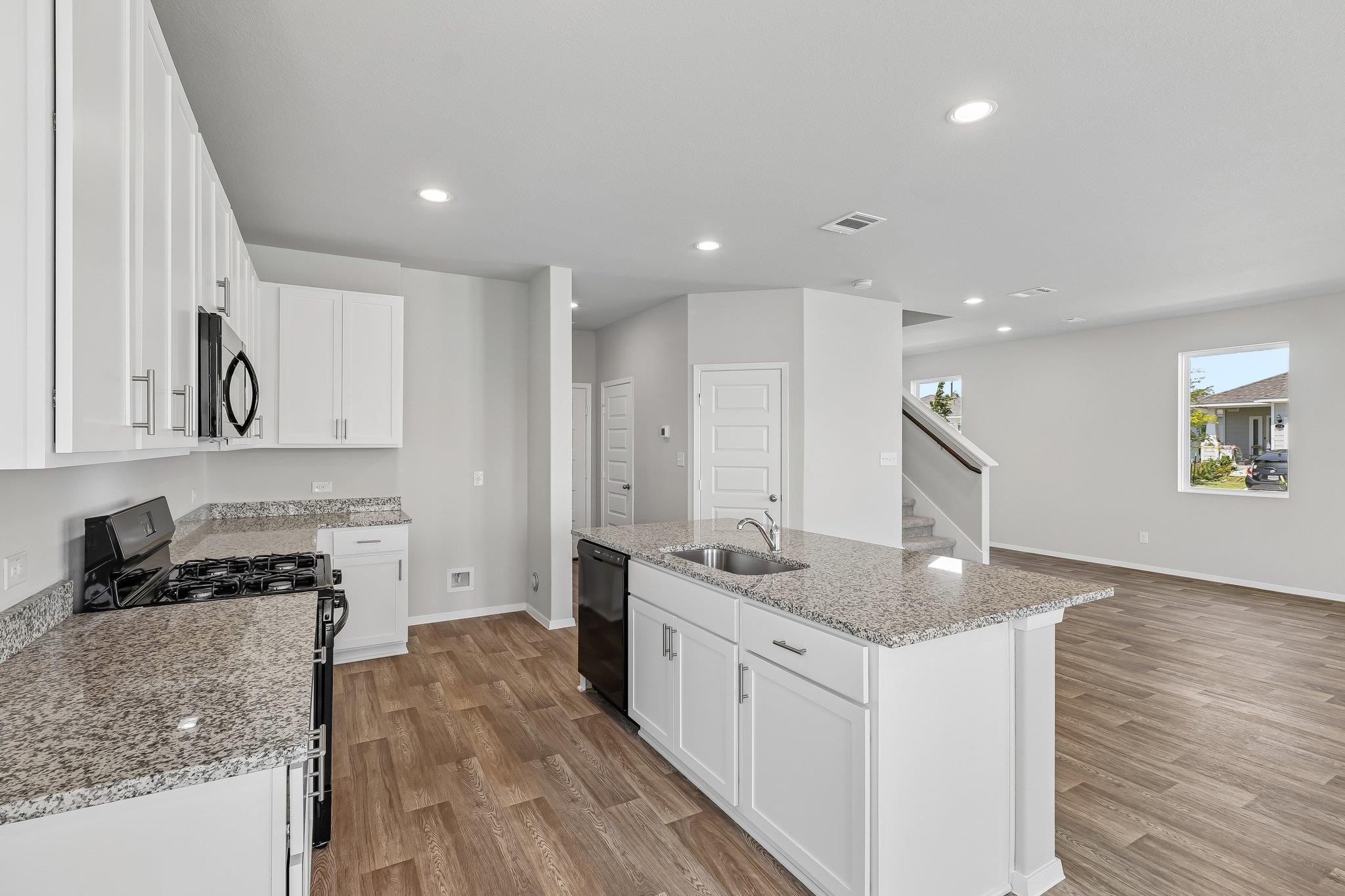 104 Bluestem DR — photo 5