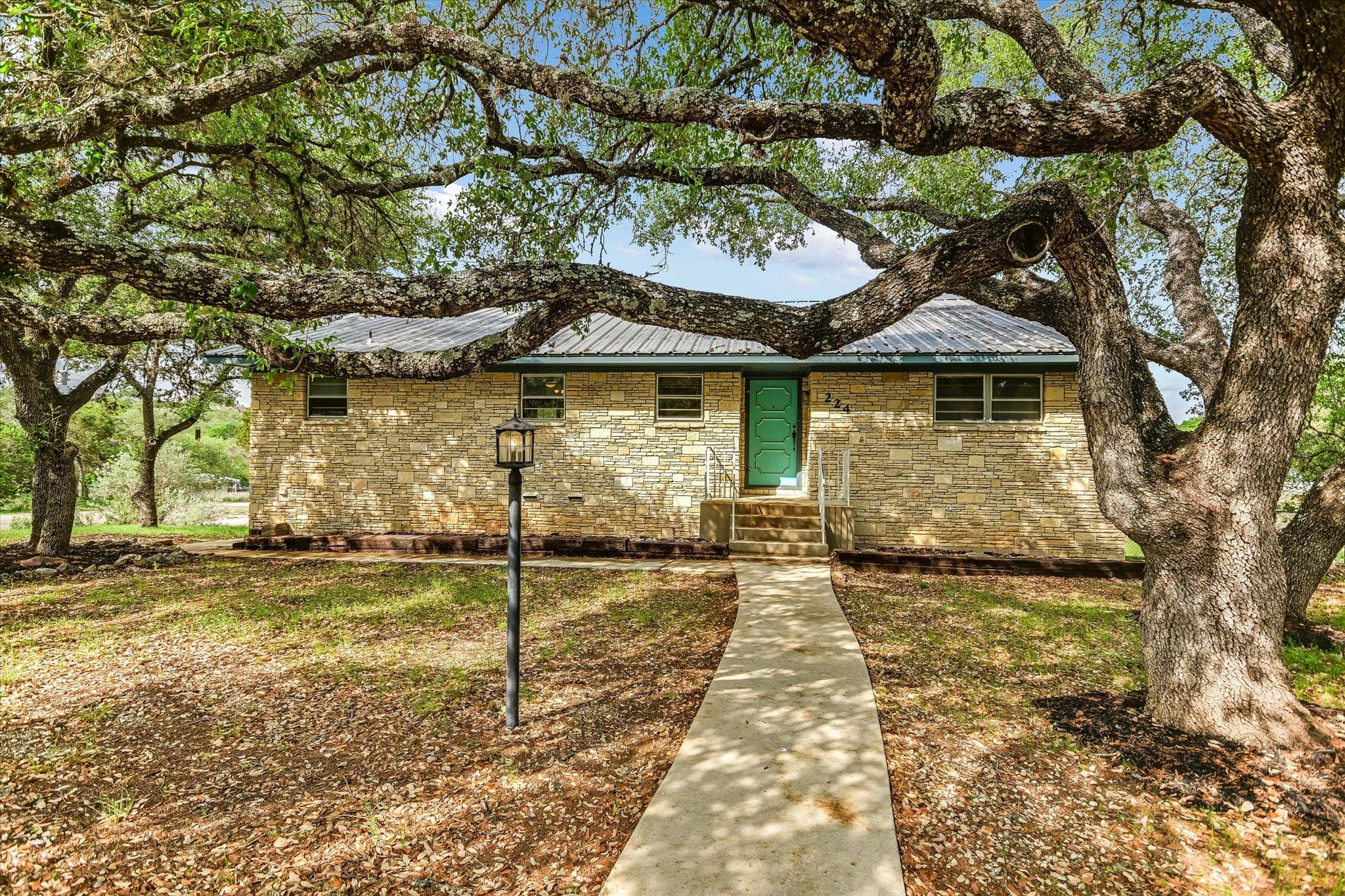 224 Circle HVN — photo 3