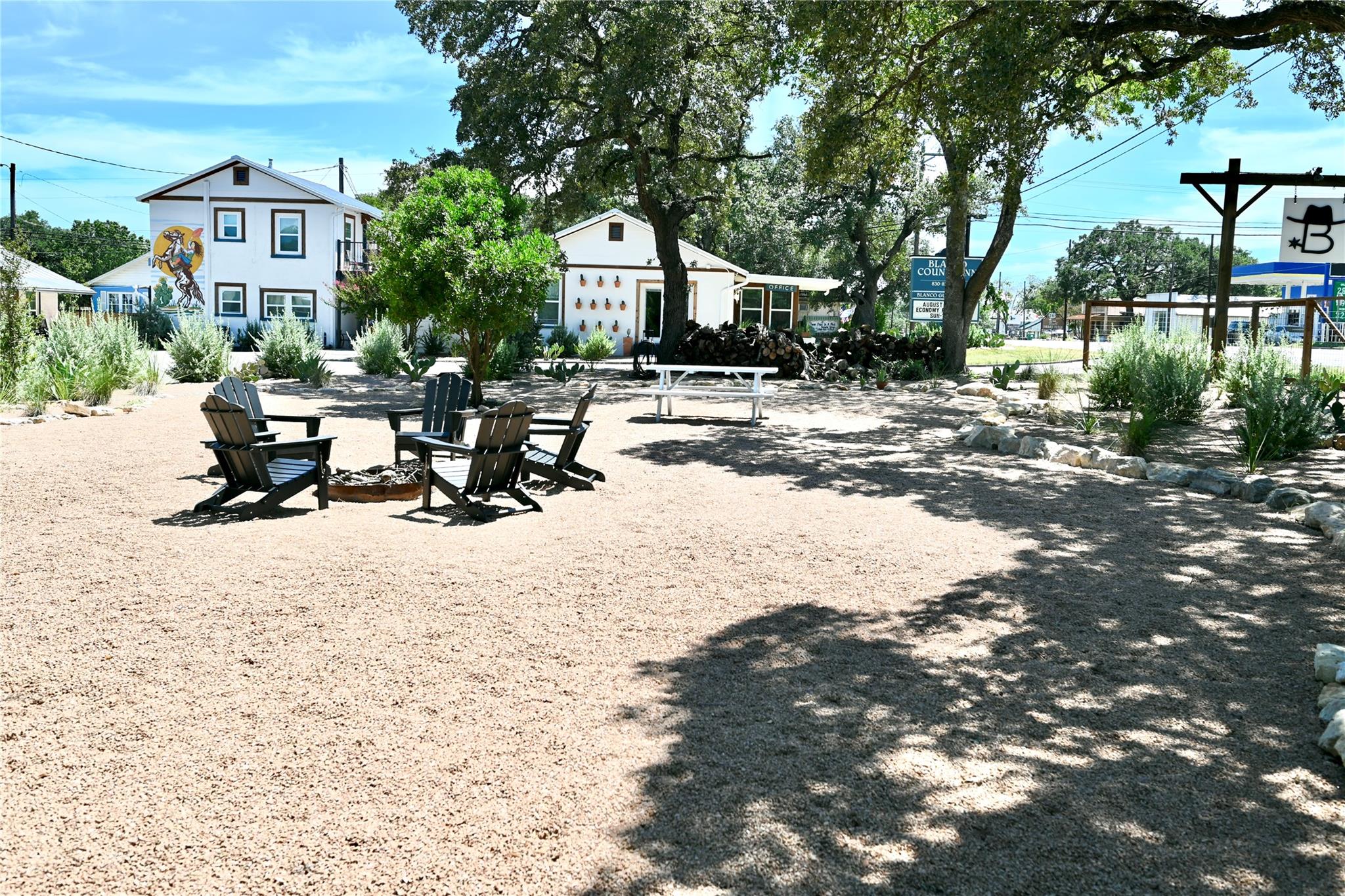902 Main ST — photo 5