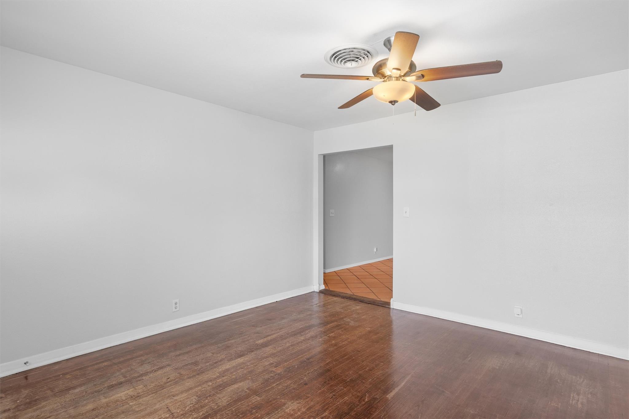 4900 Eastdale DR — photo 5