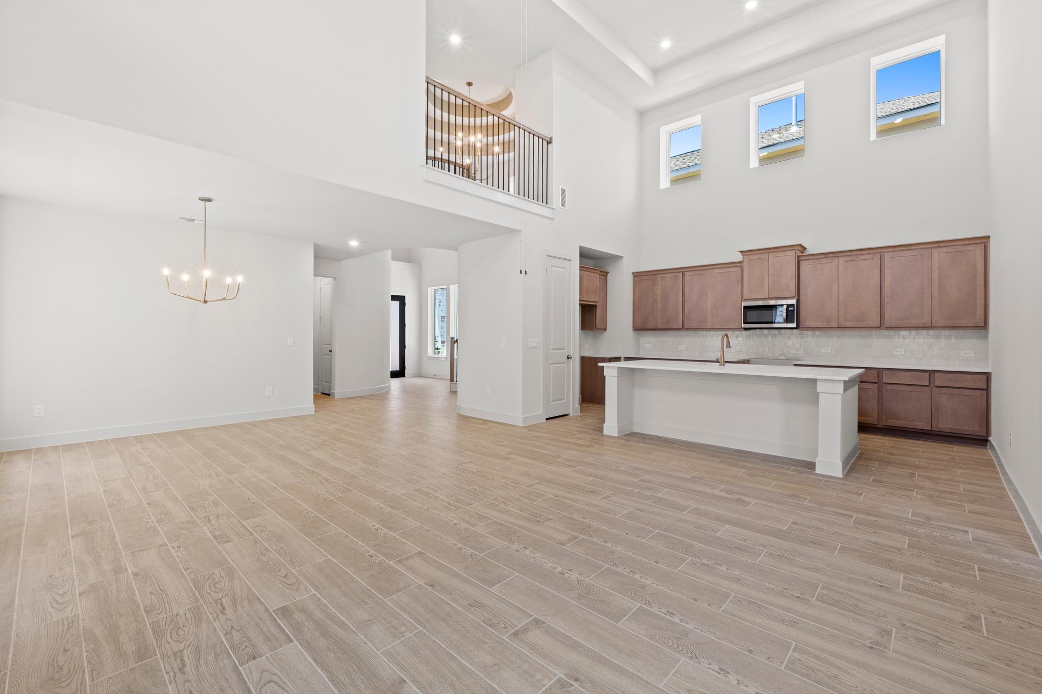 529 Buckaroo DR — photo 3