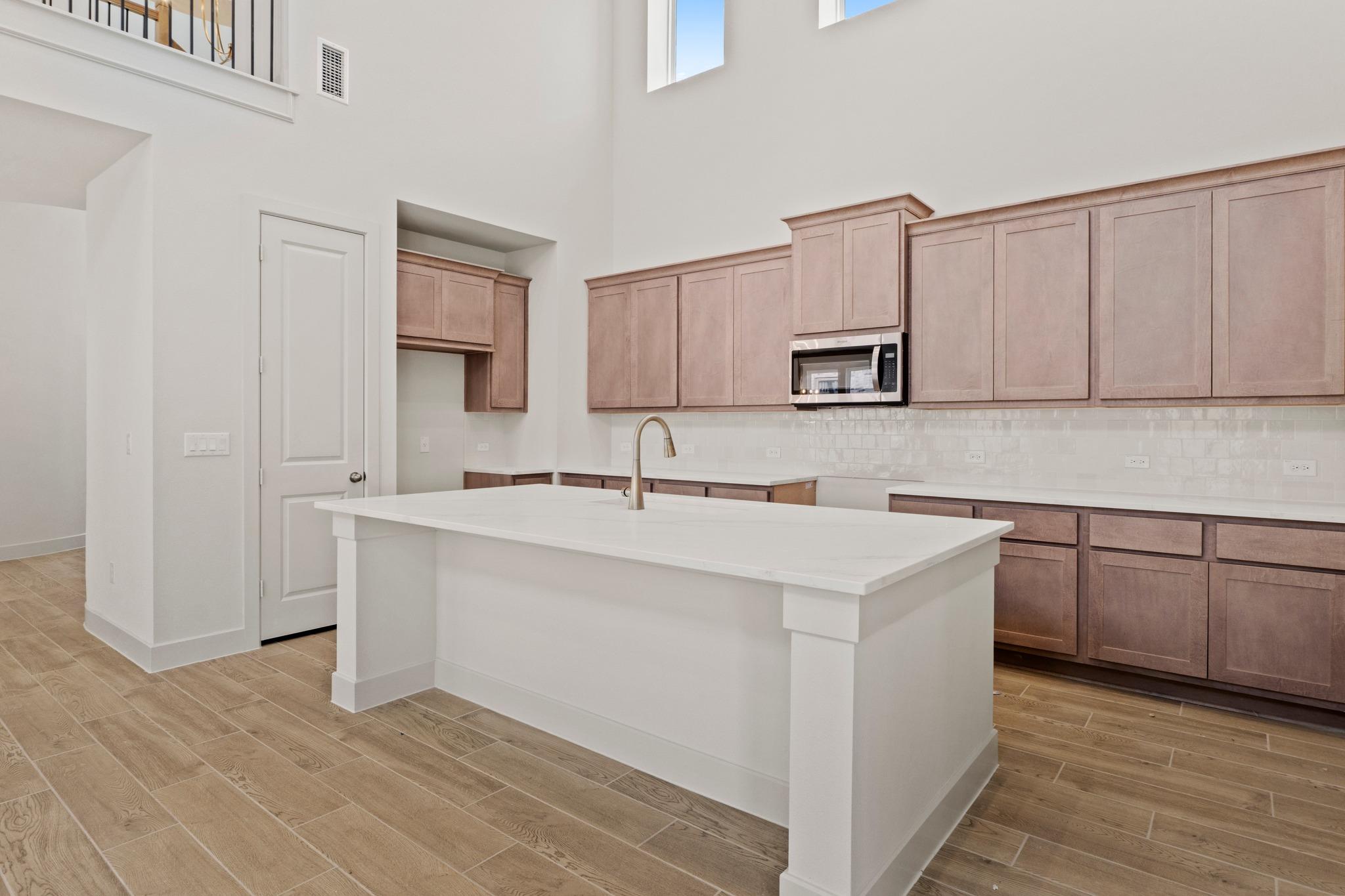 529 Buckaroo DR — photo 4