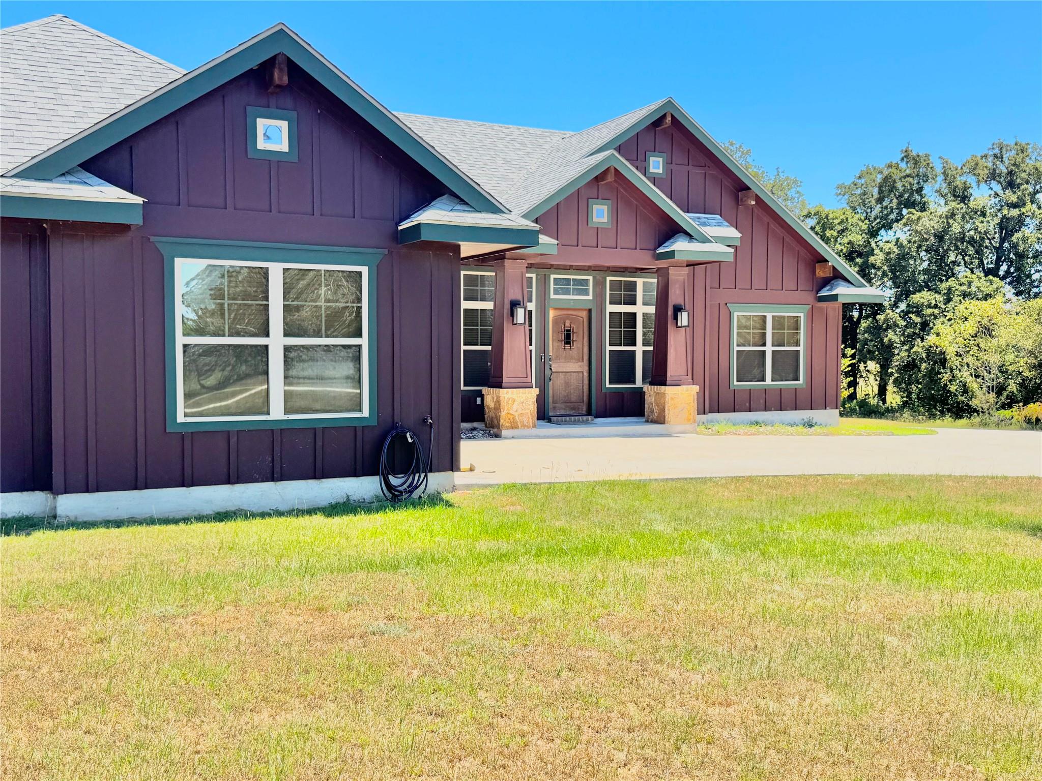 1094 Raintree LN — photo 3