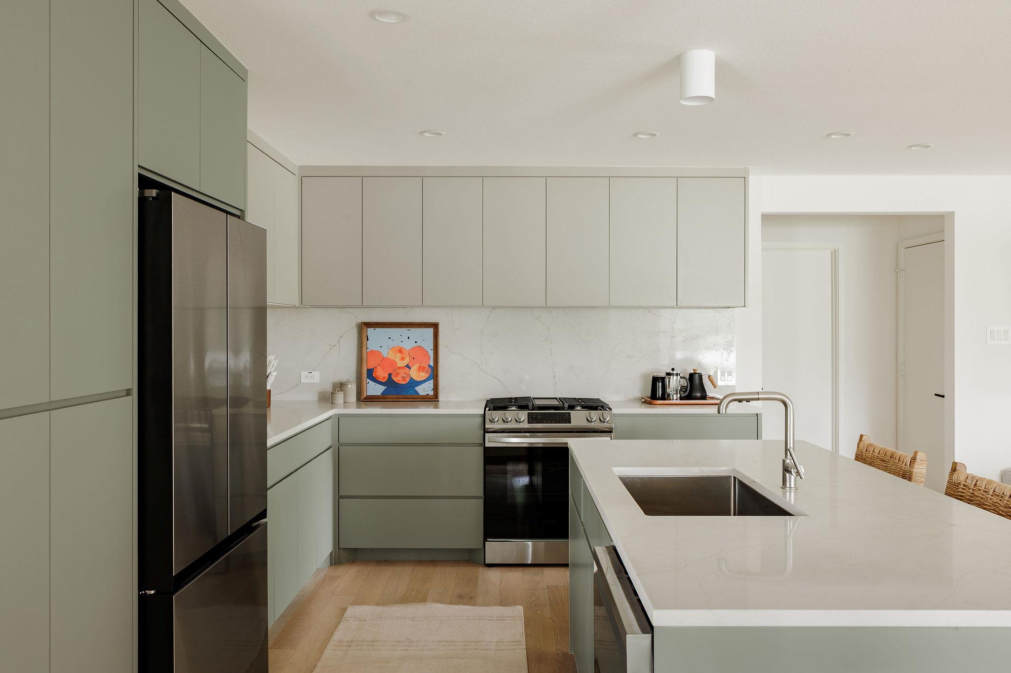 500 Lakeshore DR — photo 3