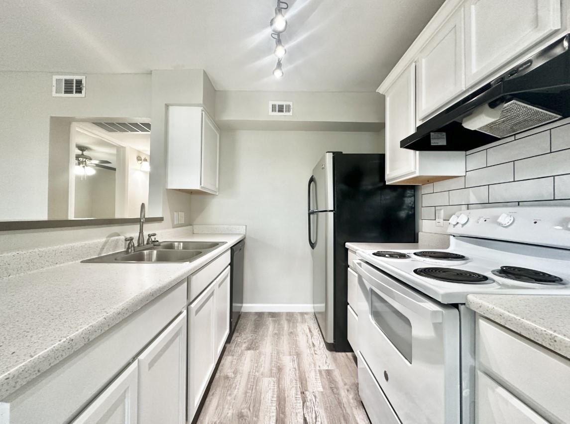 7304 Twin Crest DR #105 — photo 5