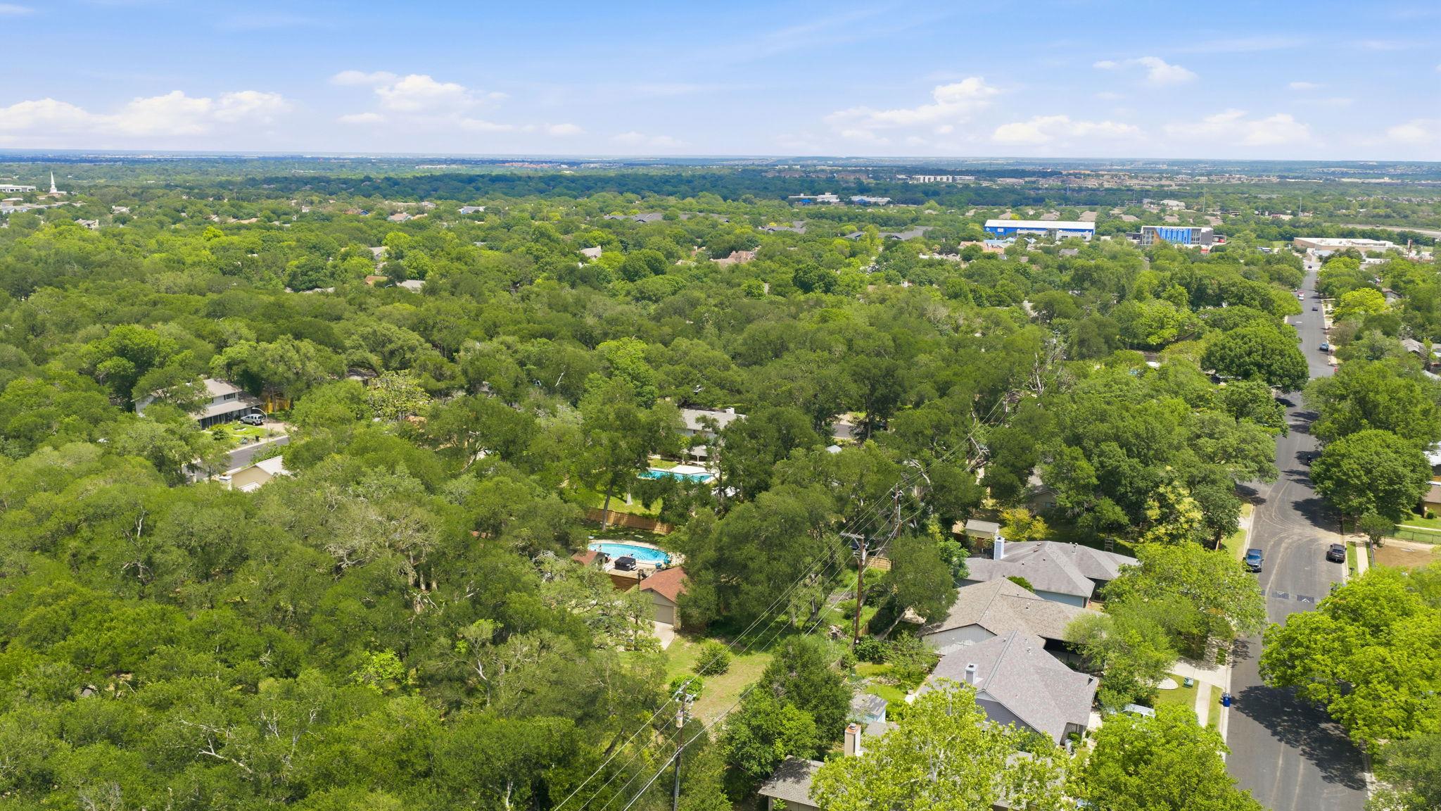 9505 Woodshire DR — photo 3