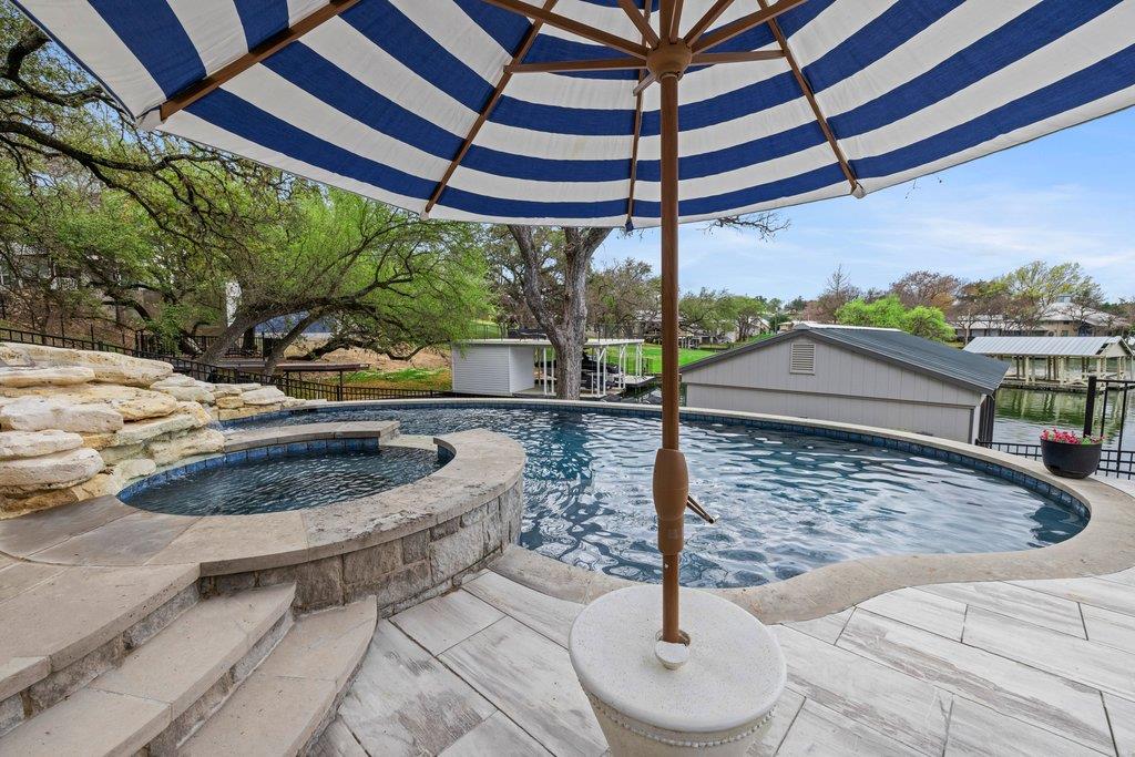 205 Beaver CIR — photo 3