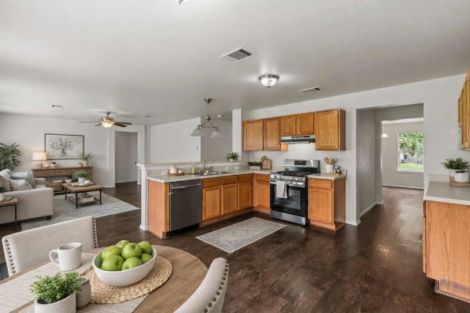 208 Dandelion LOOP — photo 4
