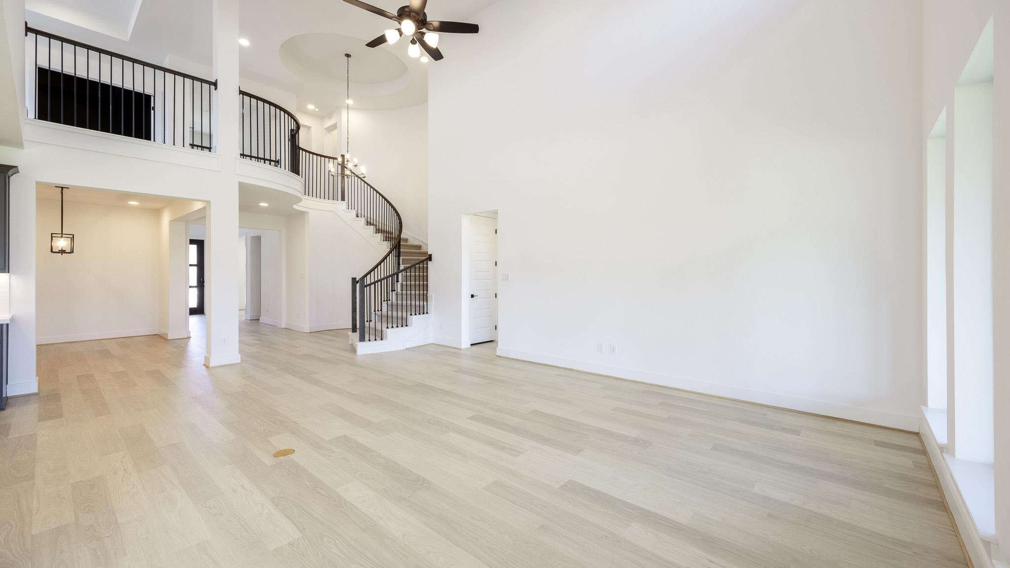 240 Maton WAY — photo 5
