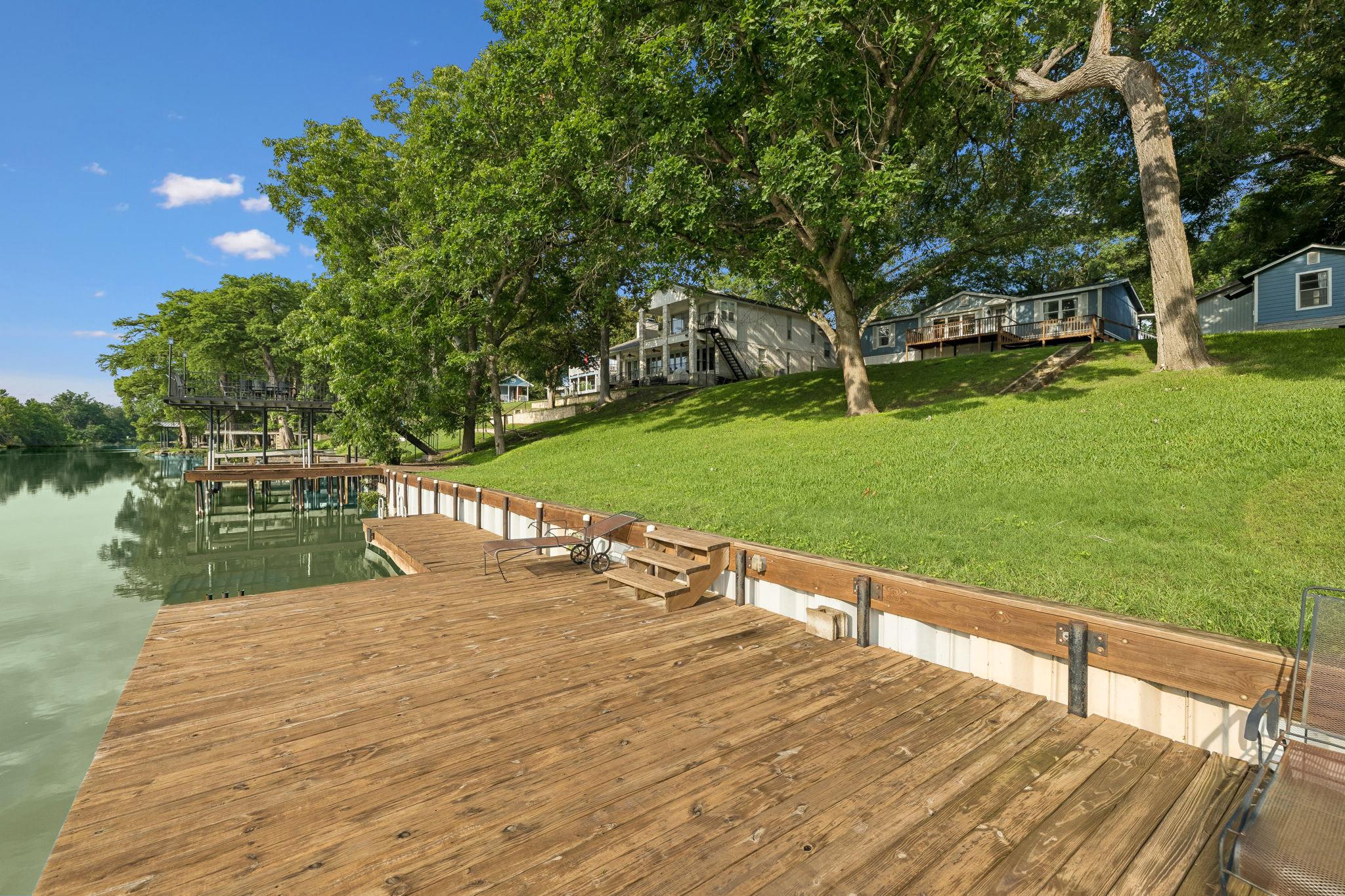 360 Shangrila LN — photo 3