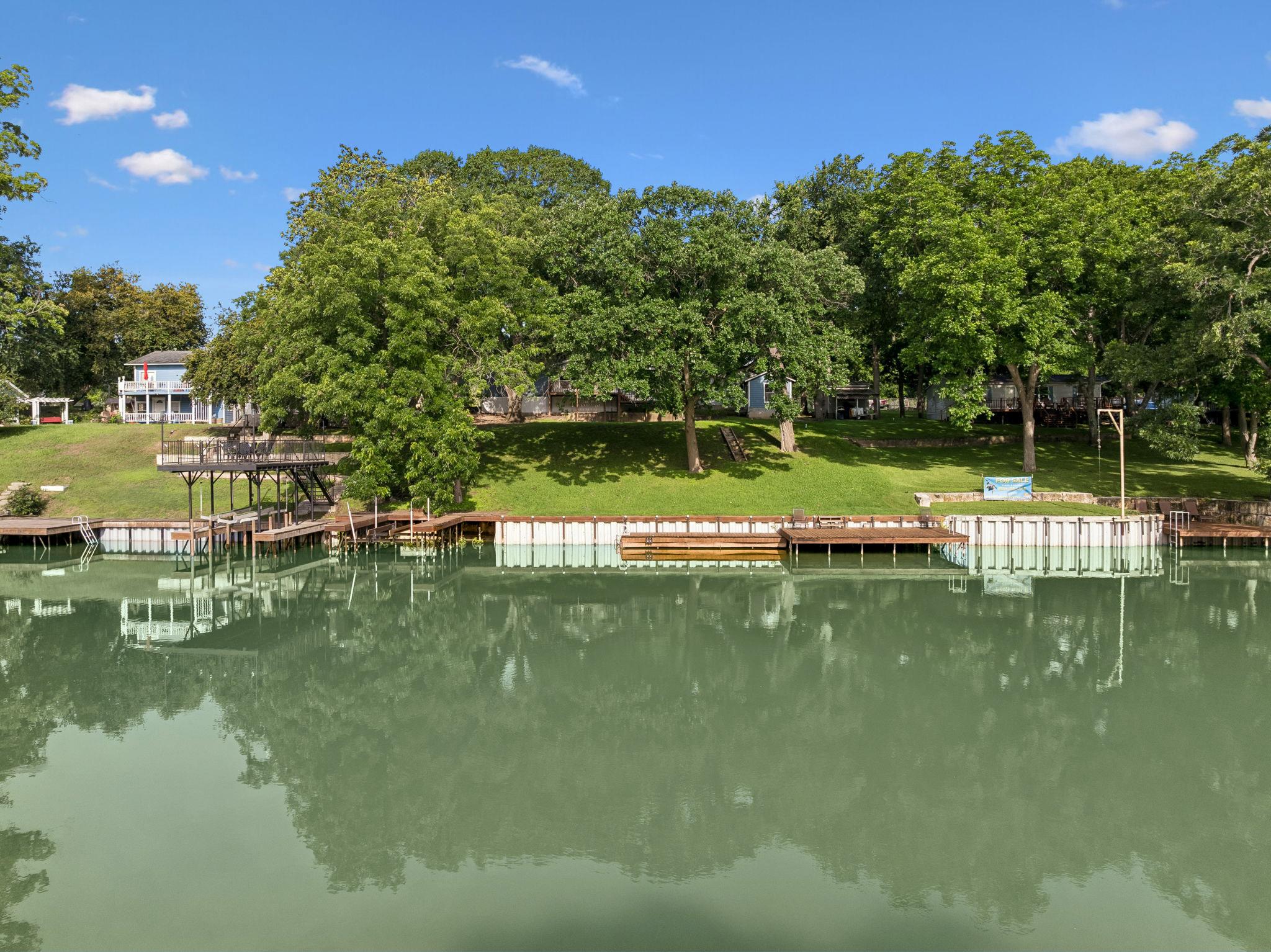 360 Shangrila LN — photo 5