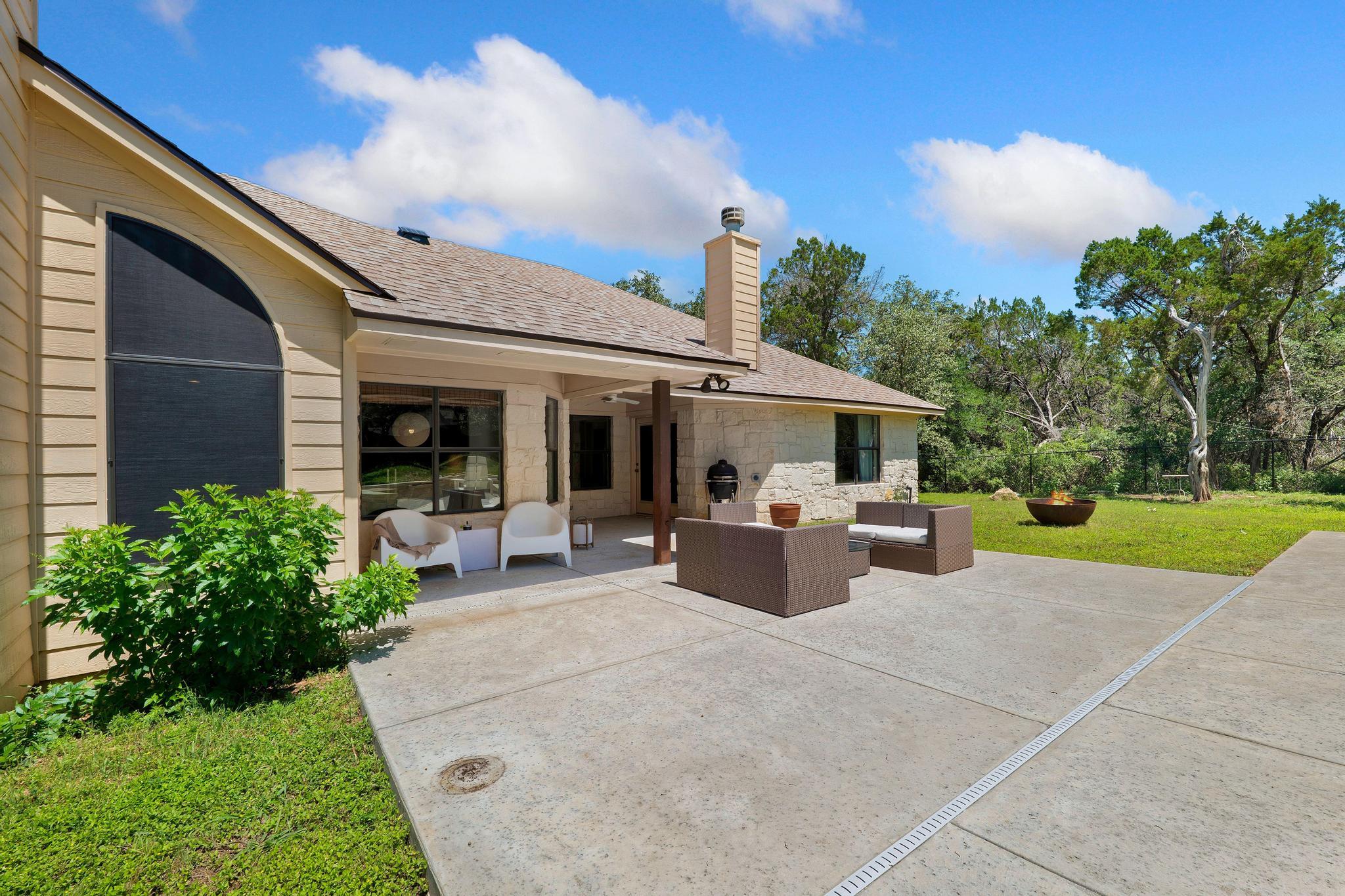 105 Laurelwood DR — photo 3