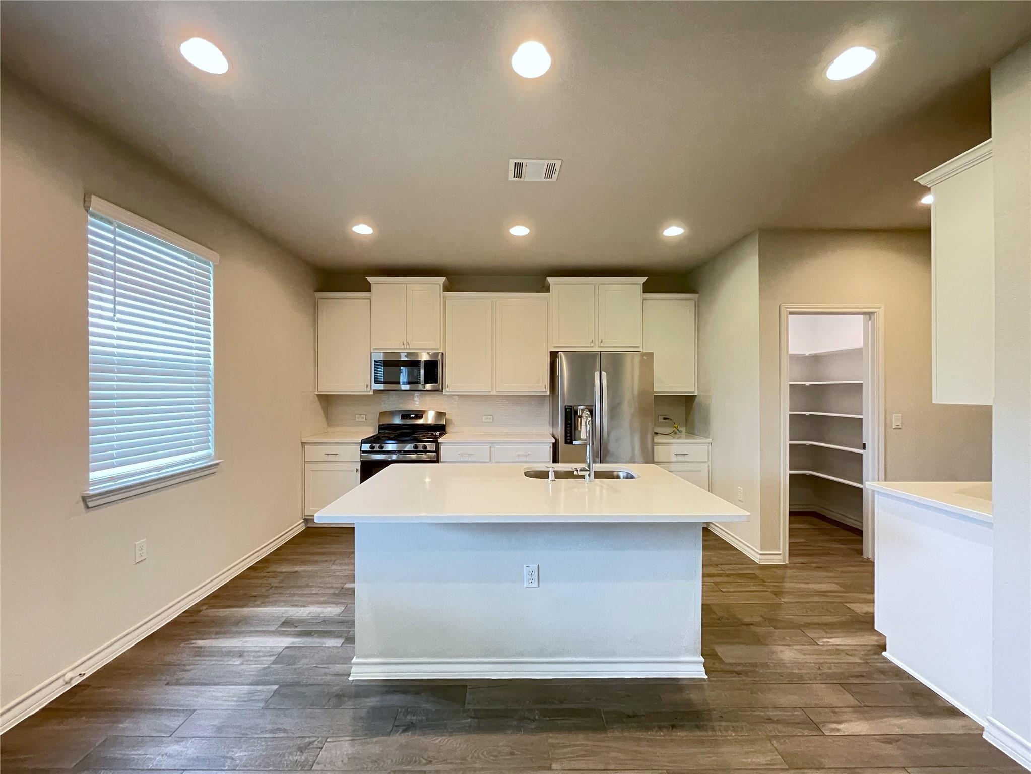 1602 Jacey WAY — photo 4