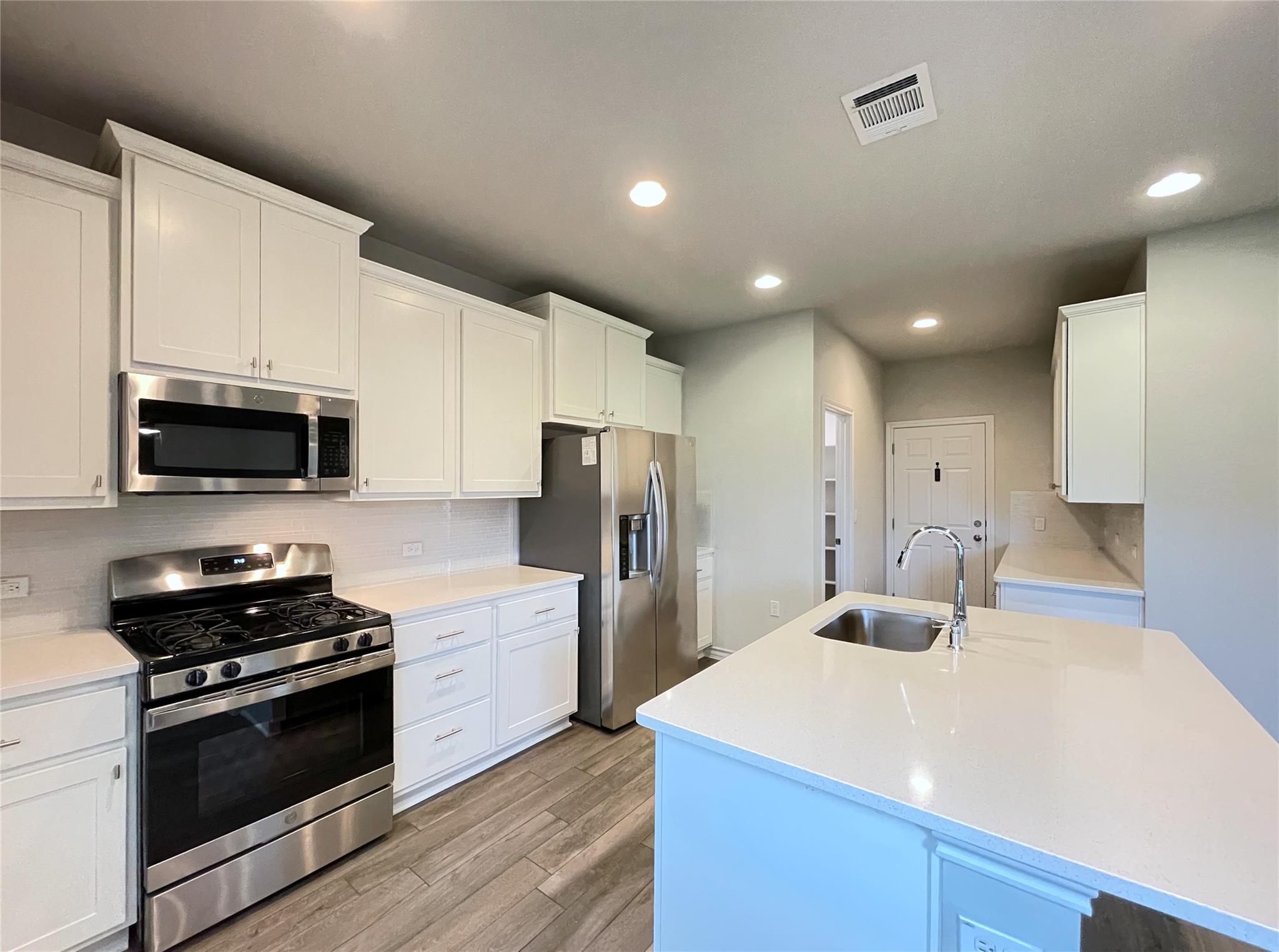 1602 Jacey WAY — photo 5