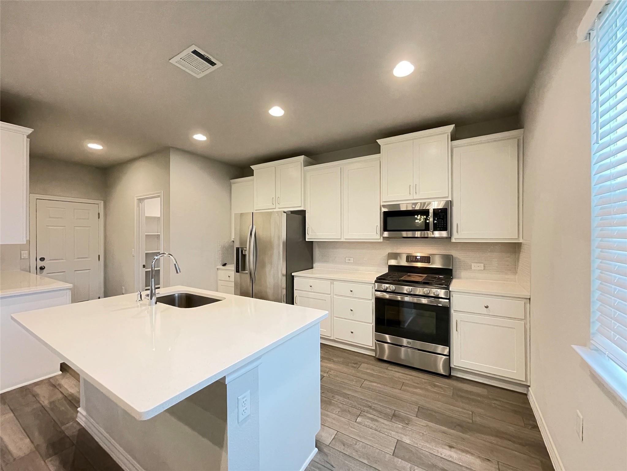 1603 Denesa DR — photo 4
