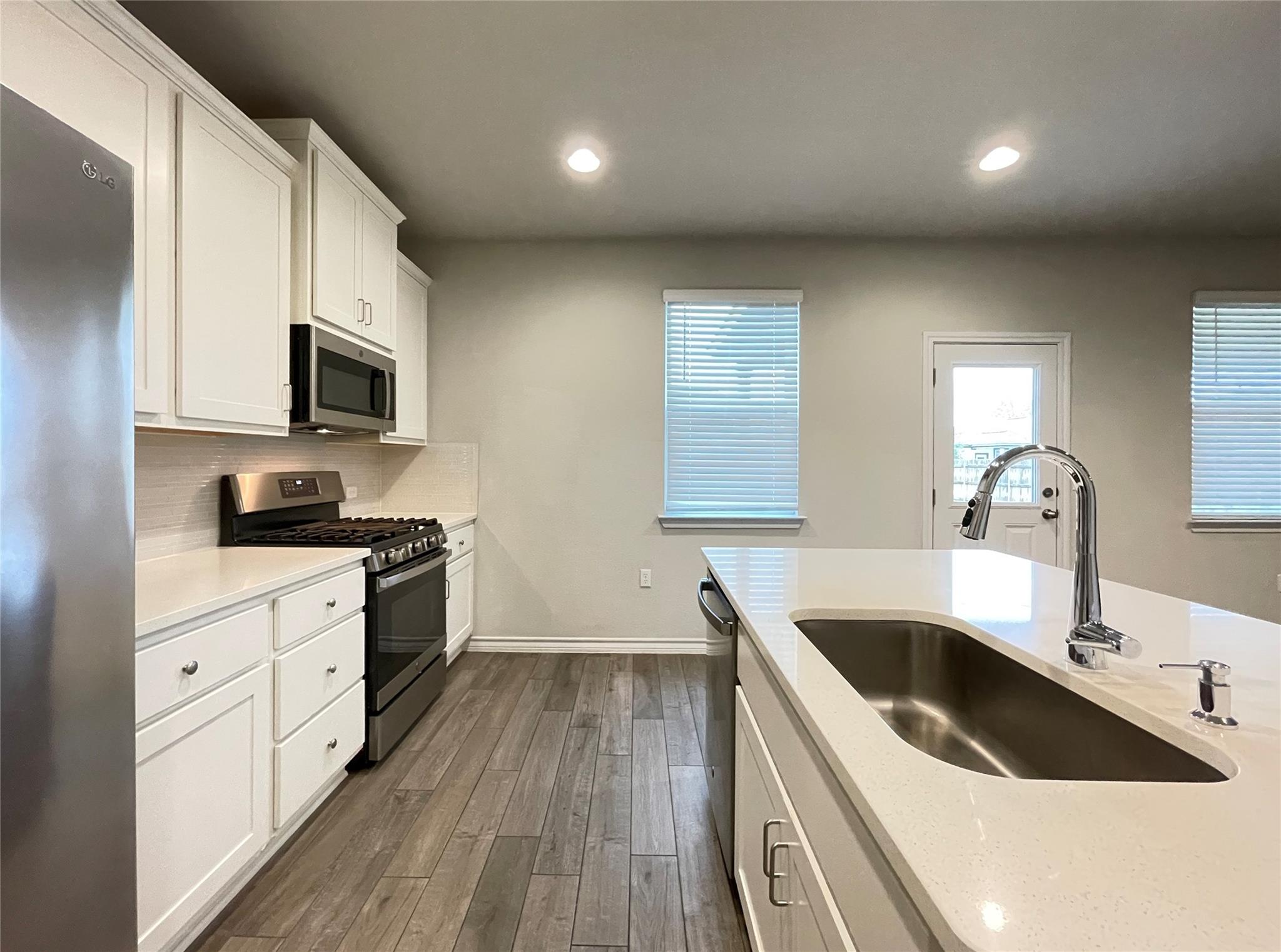 1603 Denesa DR — photo 5