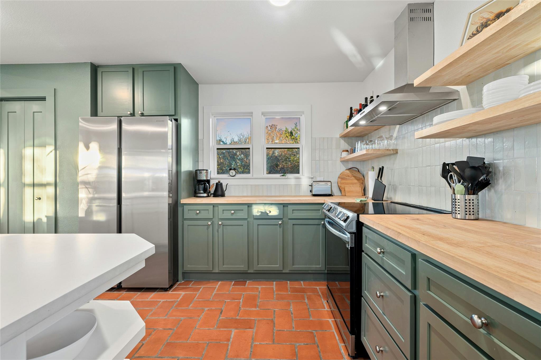 550 Cliffside 29-30 RD — photo 5