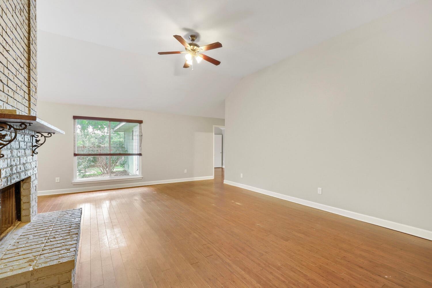 409 Kathleen LN — photo 5
