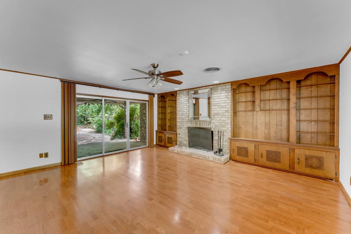 1011 Vanderveer ST — photo 4