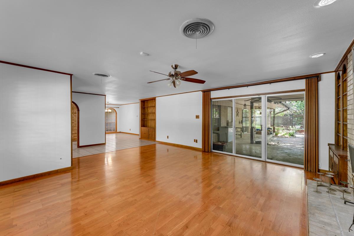 1011 Vanderveer ST — photo 5