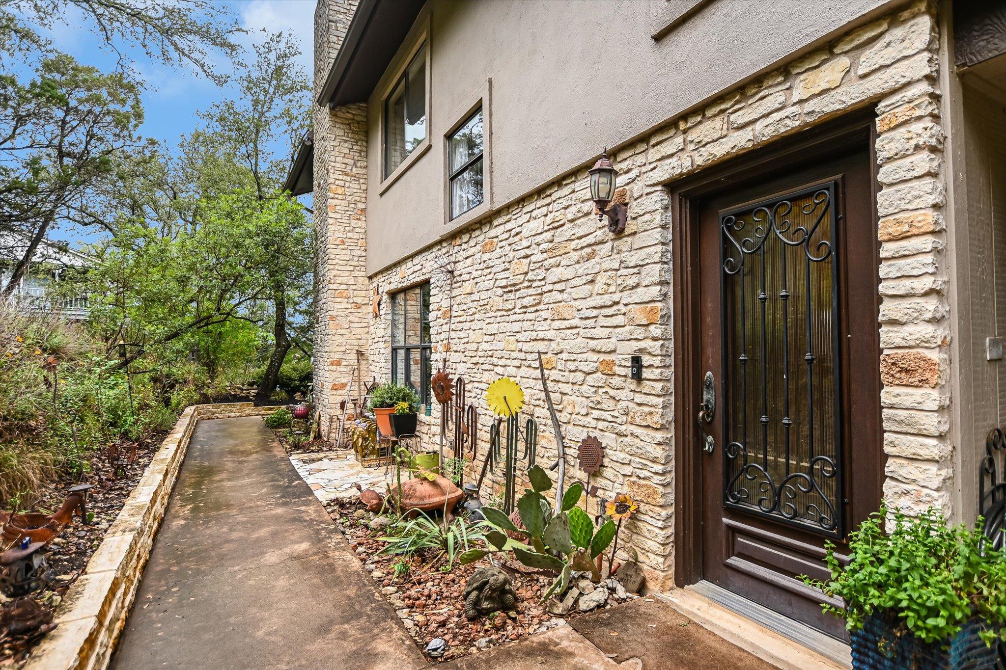 5500 Blueridge CT — photo 4