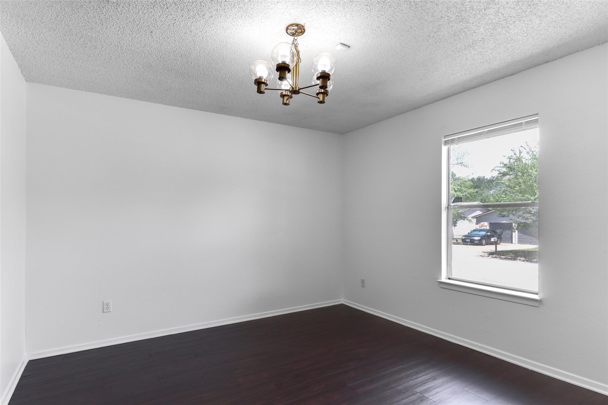 656 Mairo ST — photo 4