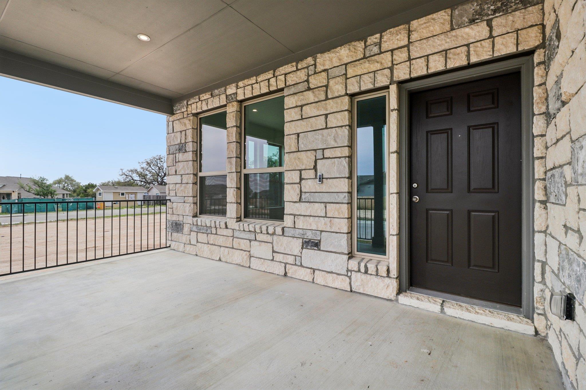 628 Treadwell LN — photo 3