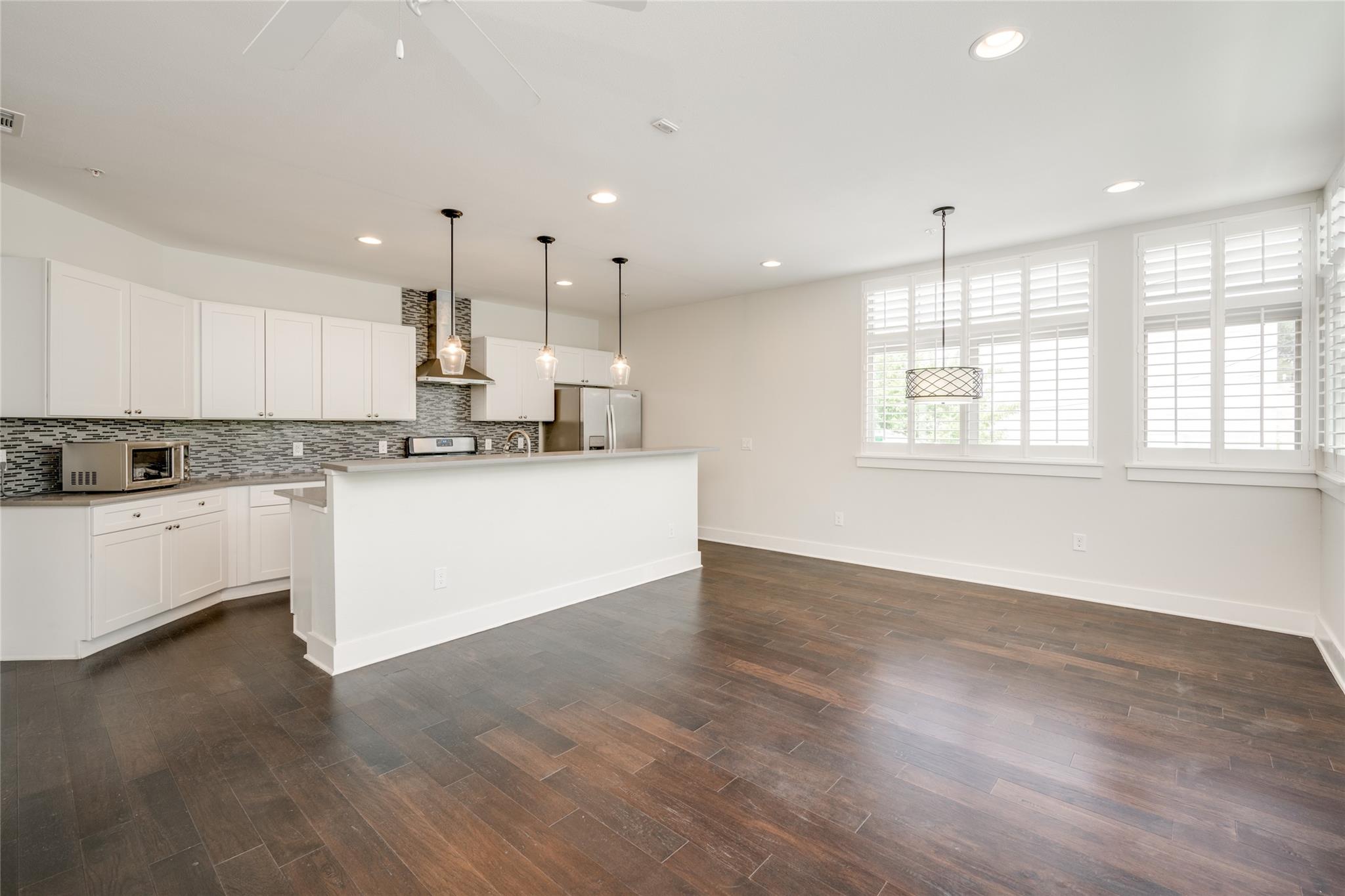 908 Nueces ST #12 — photo 3