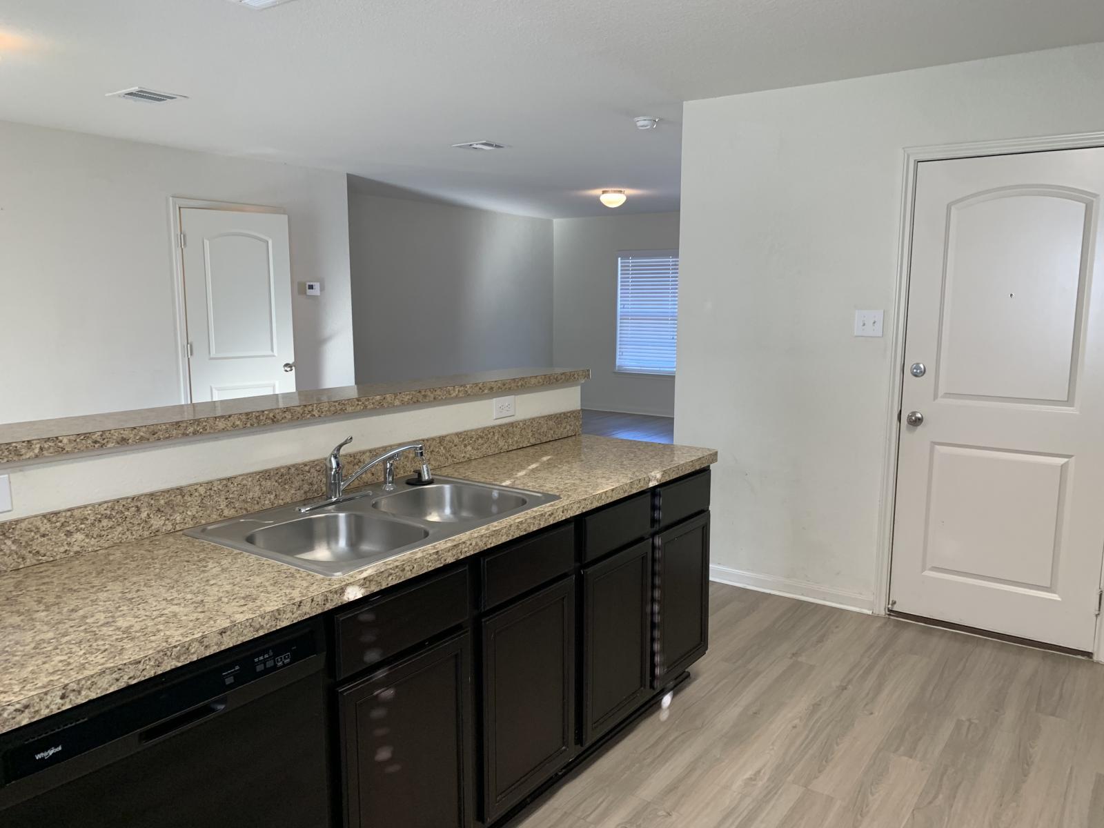 217 Denson LN — photo 4