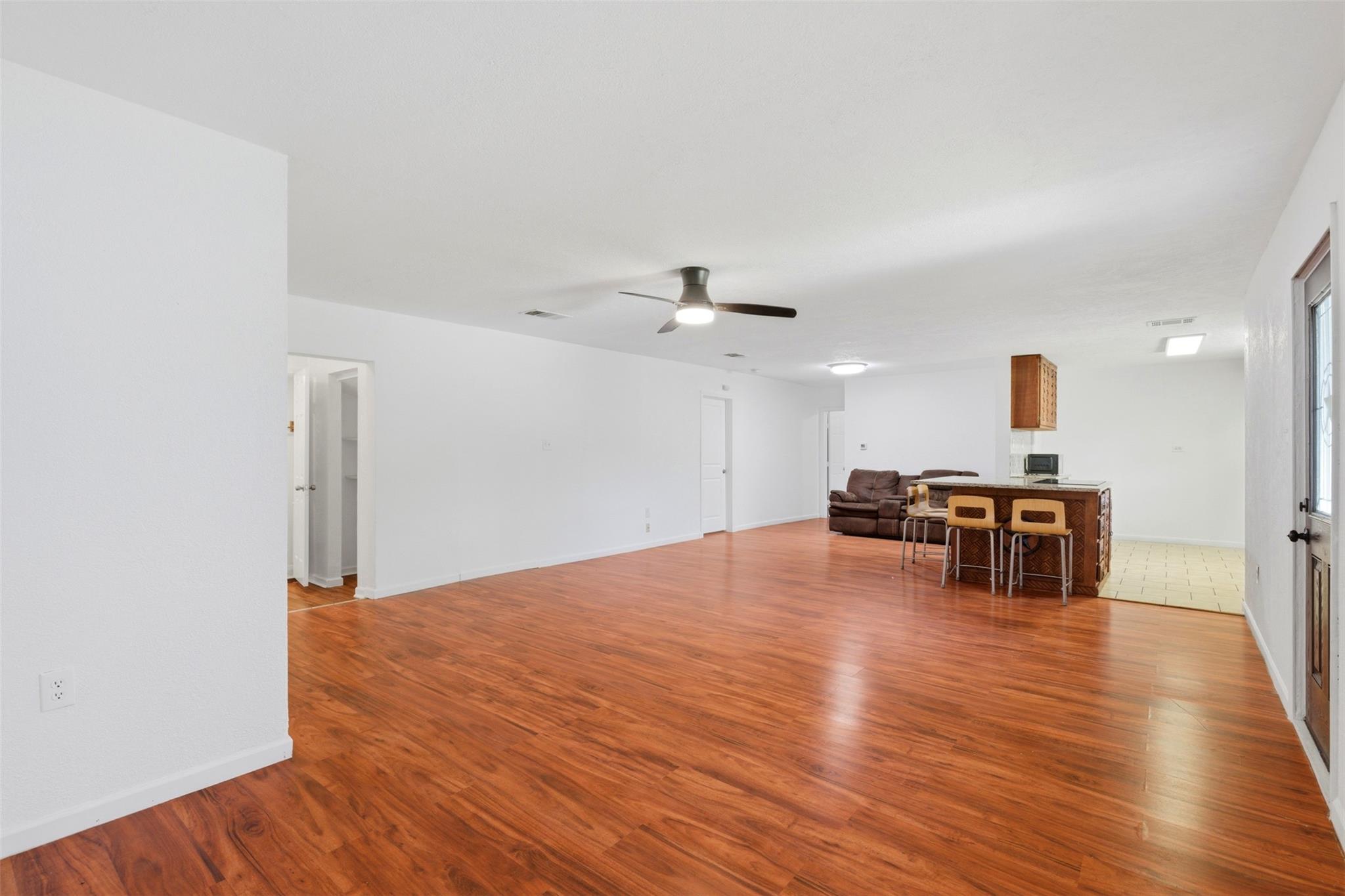 206 Oscar ST — photo 5