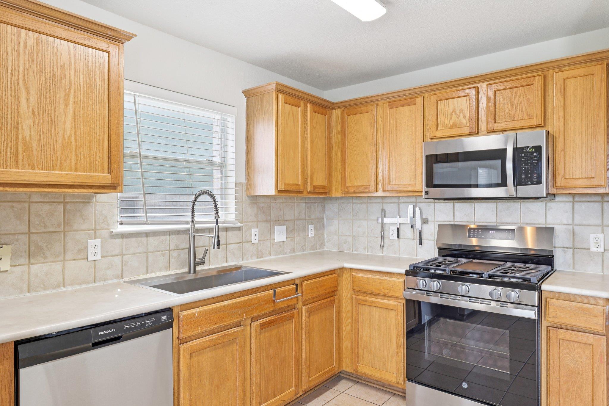 14425 Lemongrass LN — photo 4