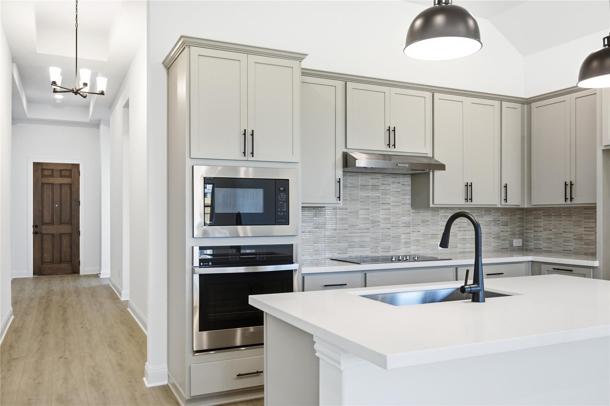 619 Breeze Hollow LN — photo 4