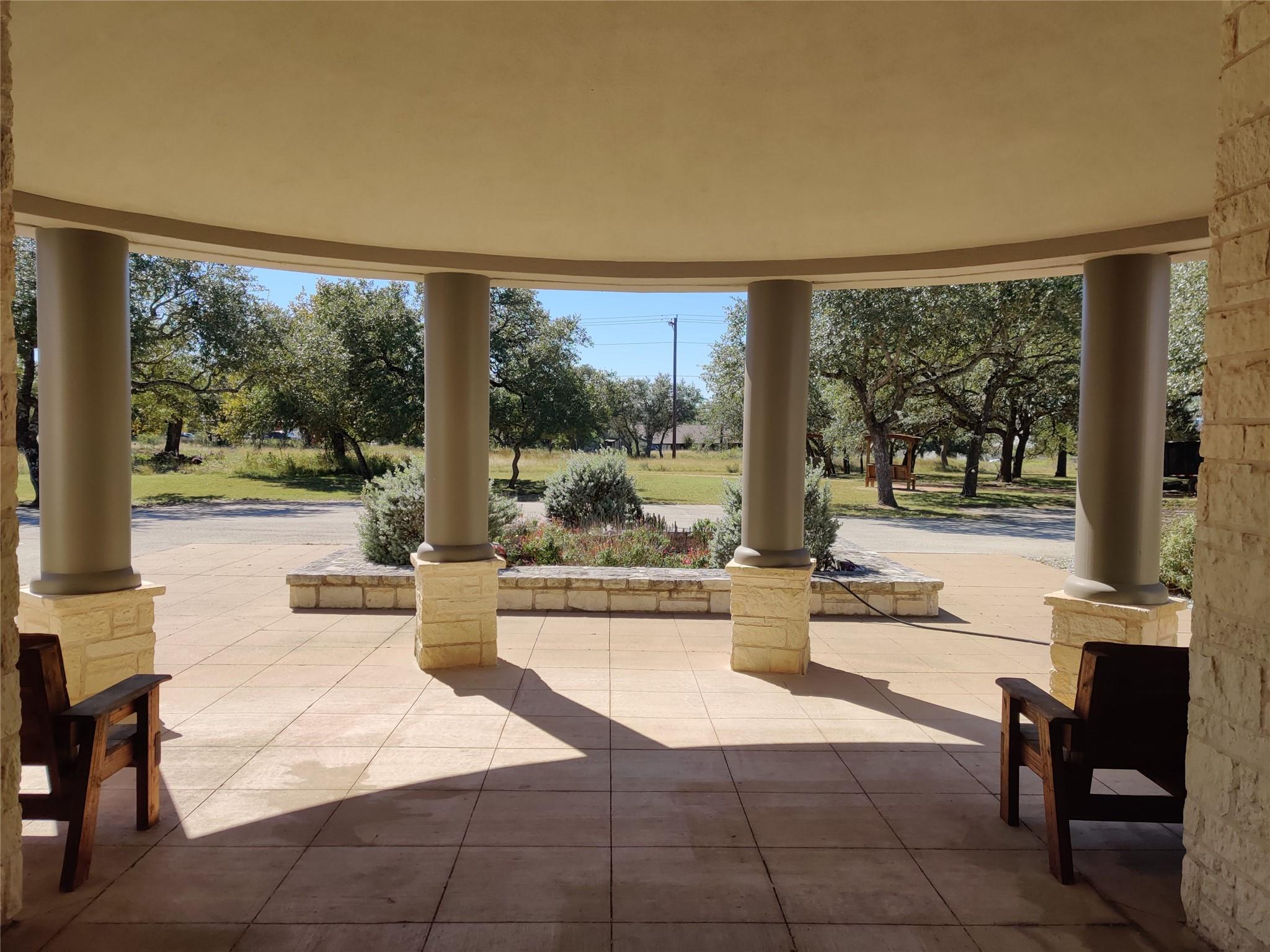 400 Old Hwy 290 — photo 4