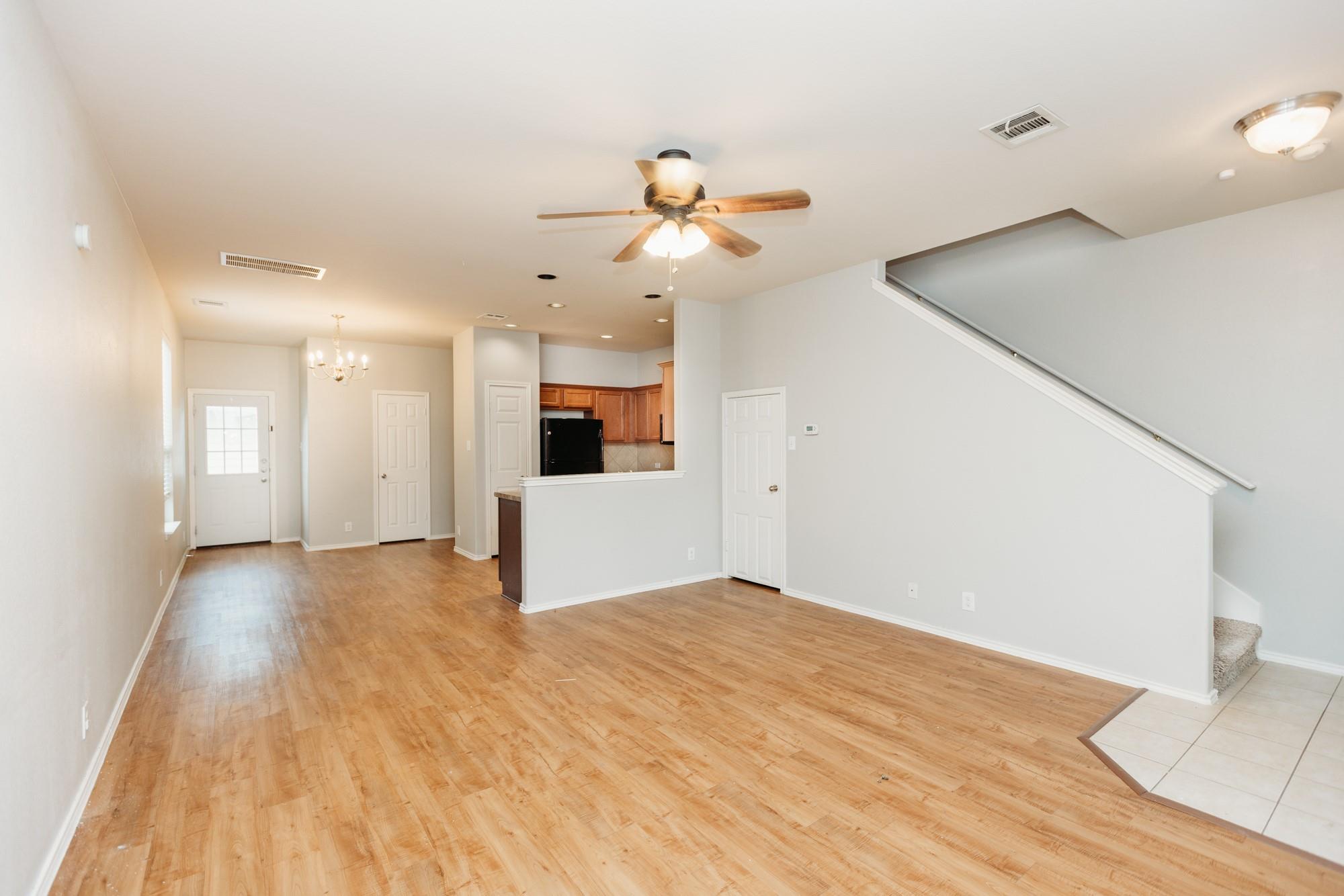 809 Craters Of The Moon BLVD — photo 3