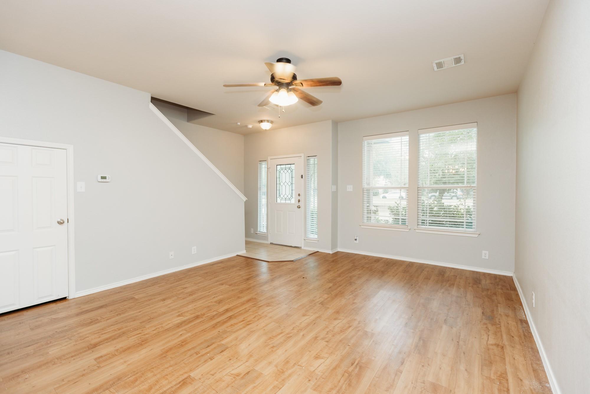 809 Craters Of The Moon BLVD — photo 4