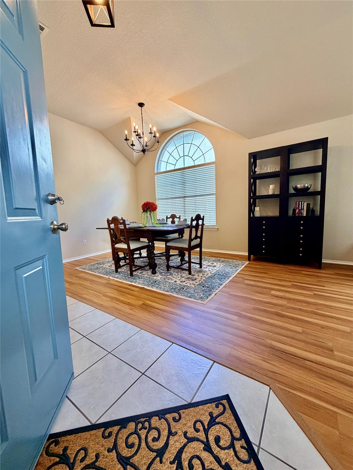 3704 Kissman DR — photo 3
